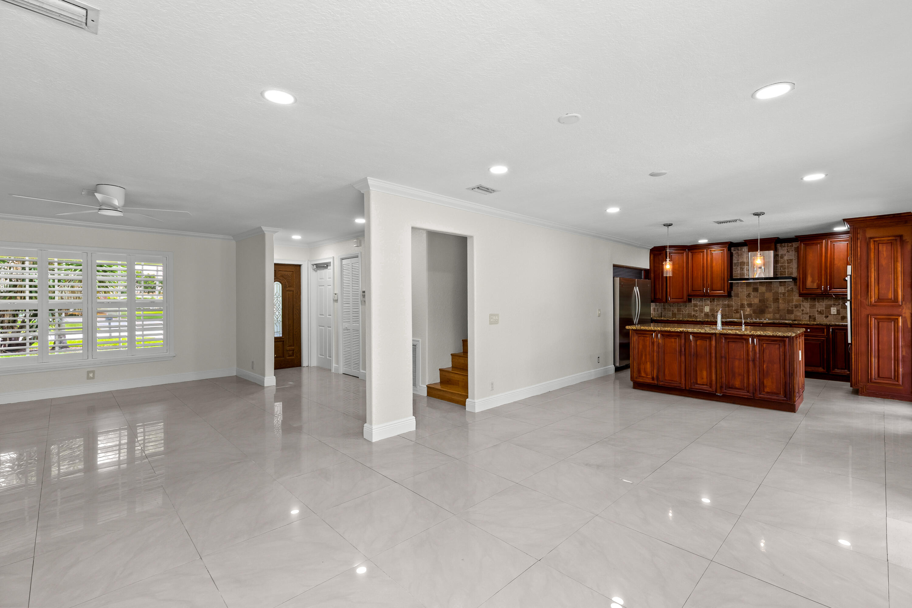 4610 Pinetree Drive Property Photo 7