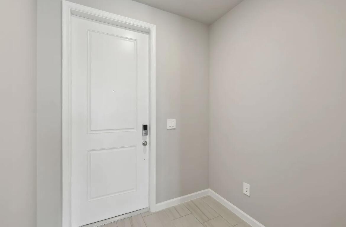 526 Salisbury Circle Property Photo 2