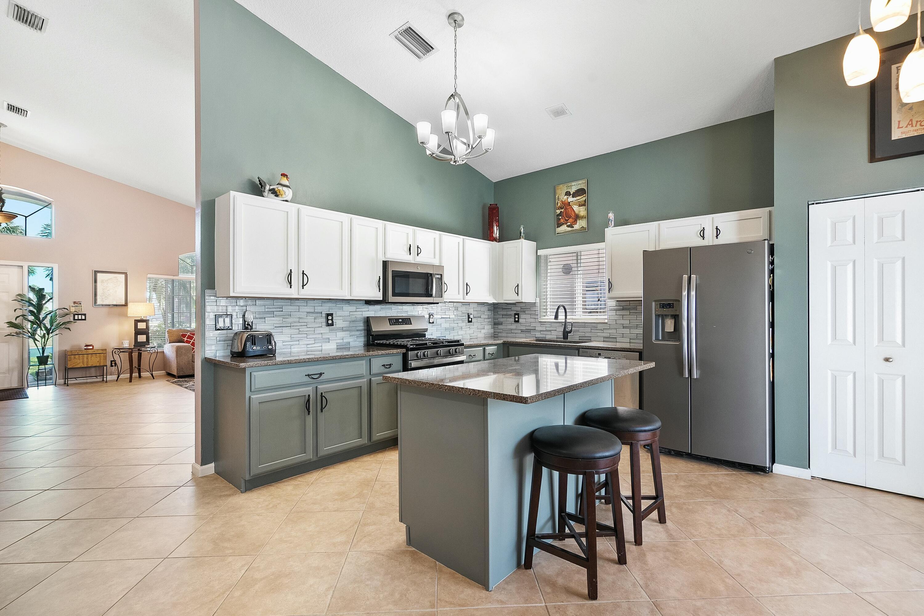 2480 Se Springtree Place Property Photo 8