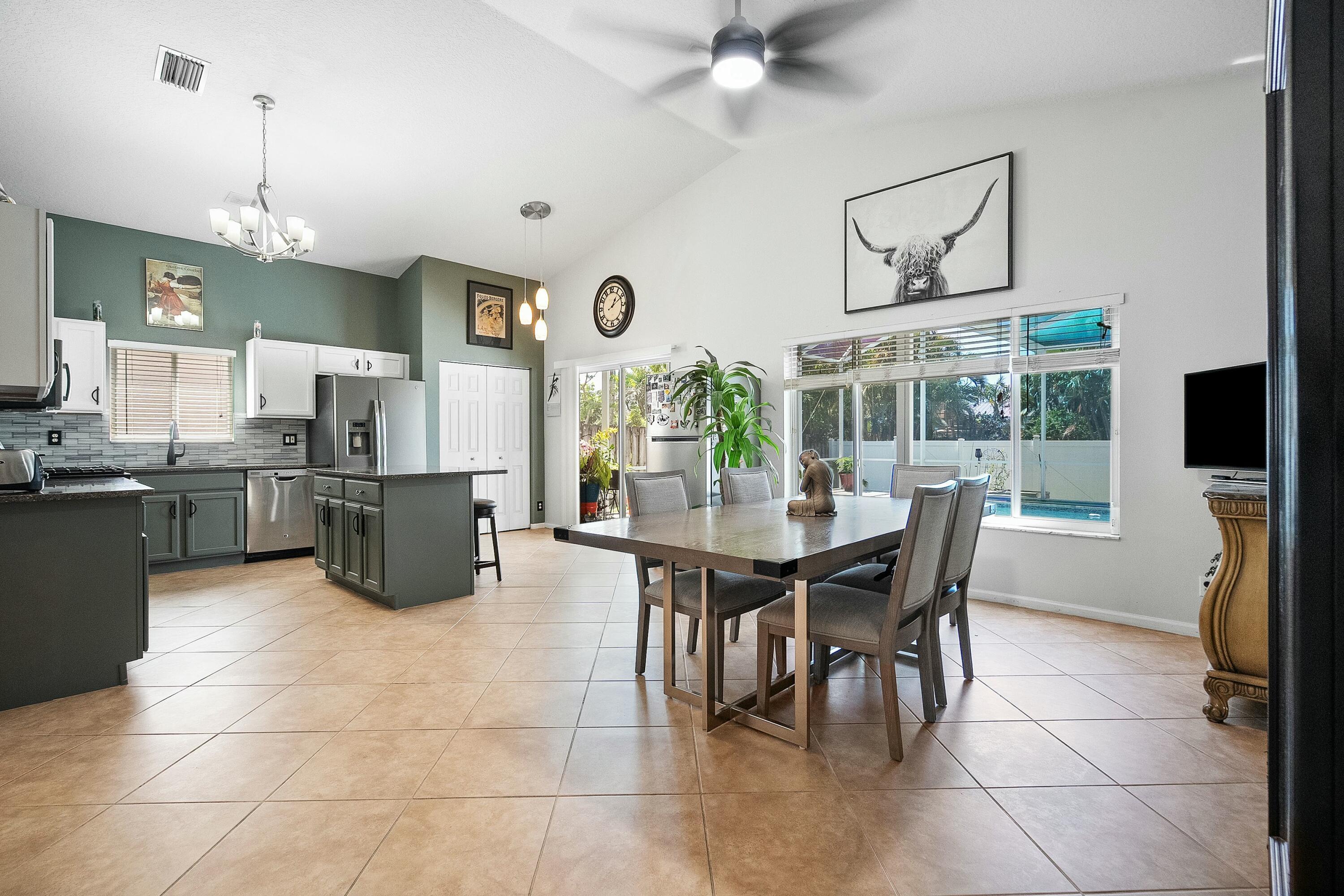 2480 Se Springtree Place Property Photo 12