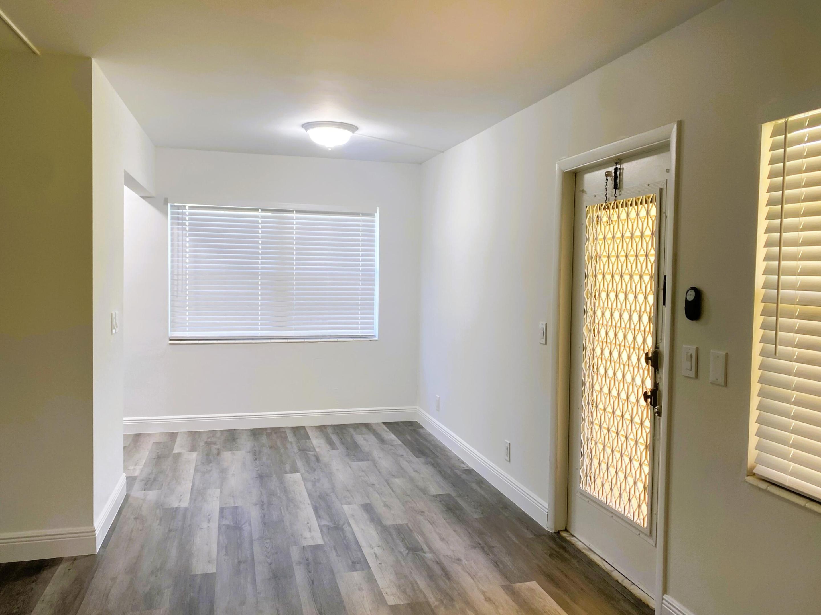 256 Mansfield G Property Photo 5