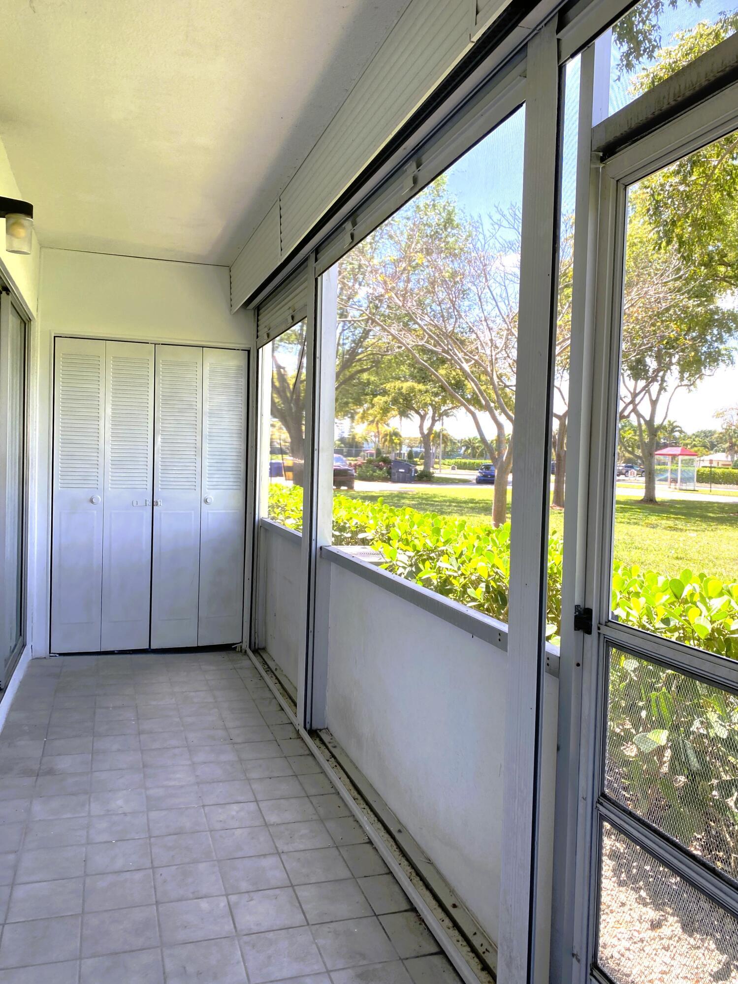 256 Mansfield G Property Photo 16