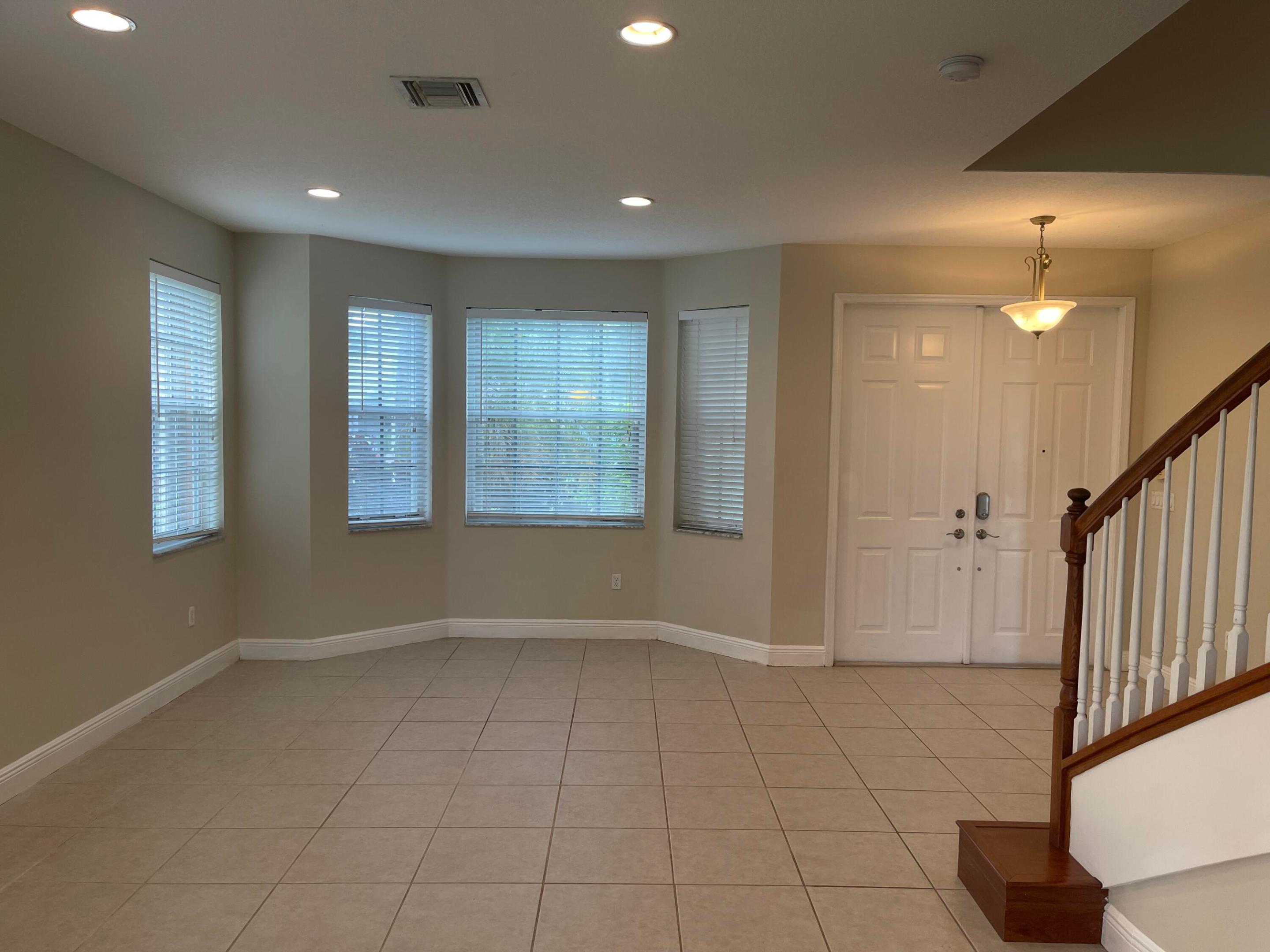 9828 Stover Way Property Photo 9