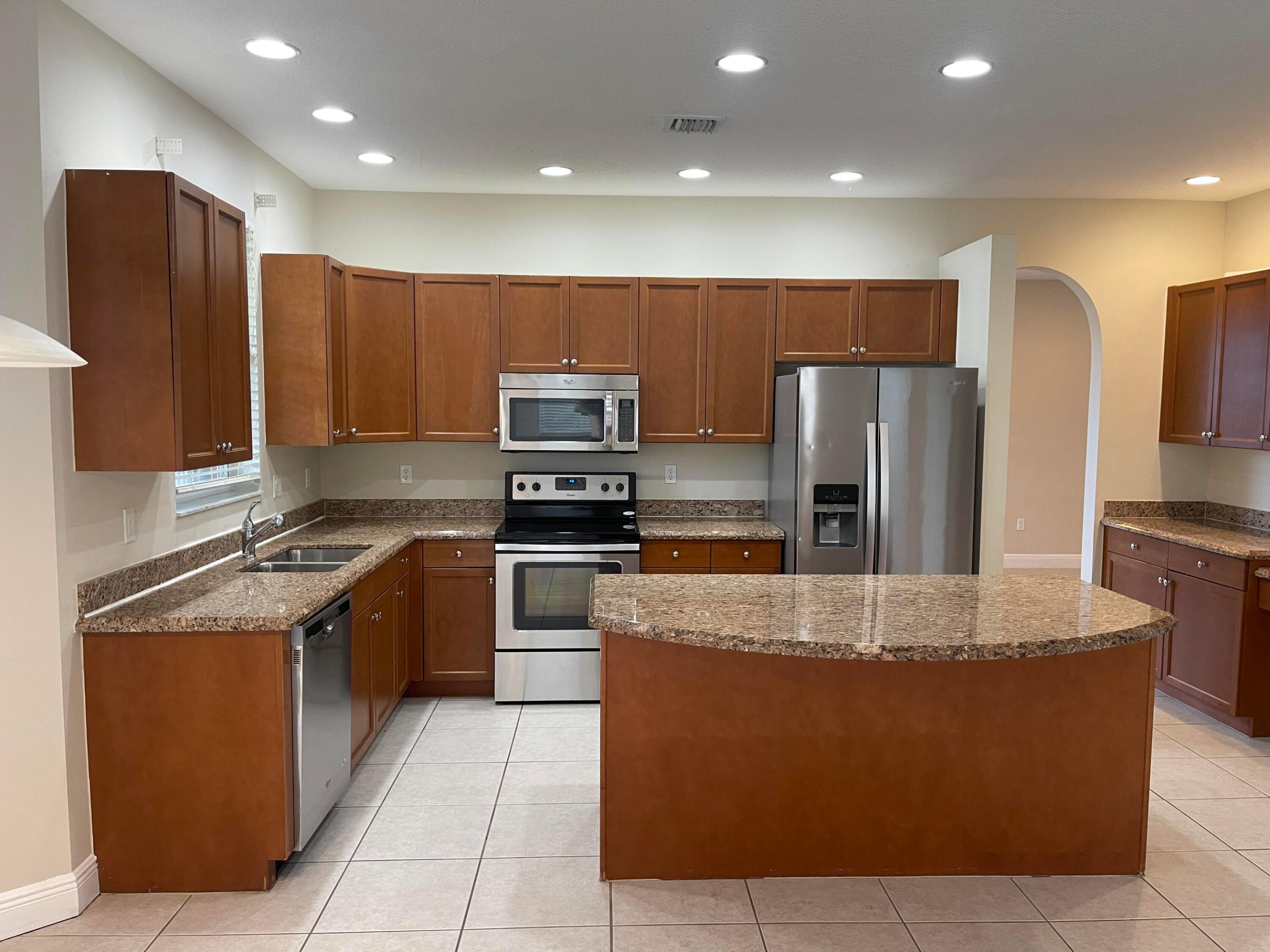 9828 Stover Way Property Photo 12