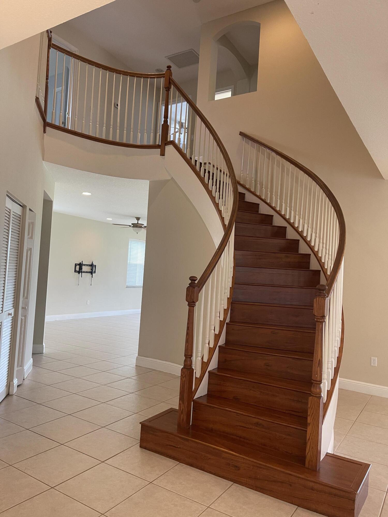 9828 Stover Way Property Photo 14
