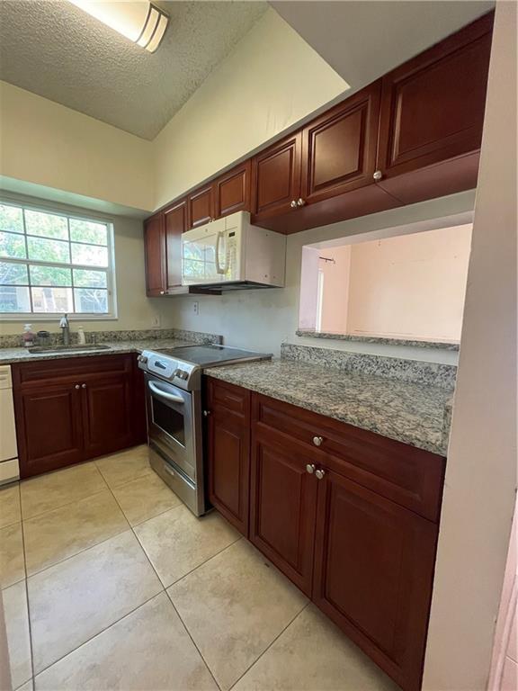 640 Cypress Club Way J12 Property Photo 6