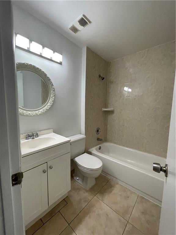 640 Cypress Club Way J12 Property Photo 14