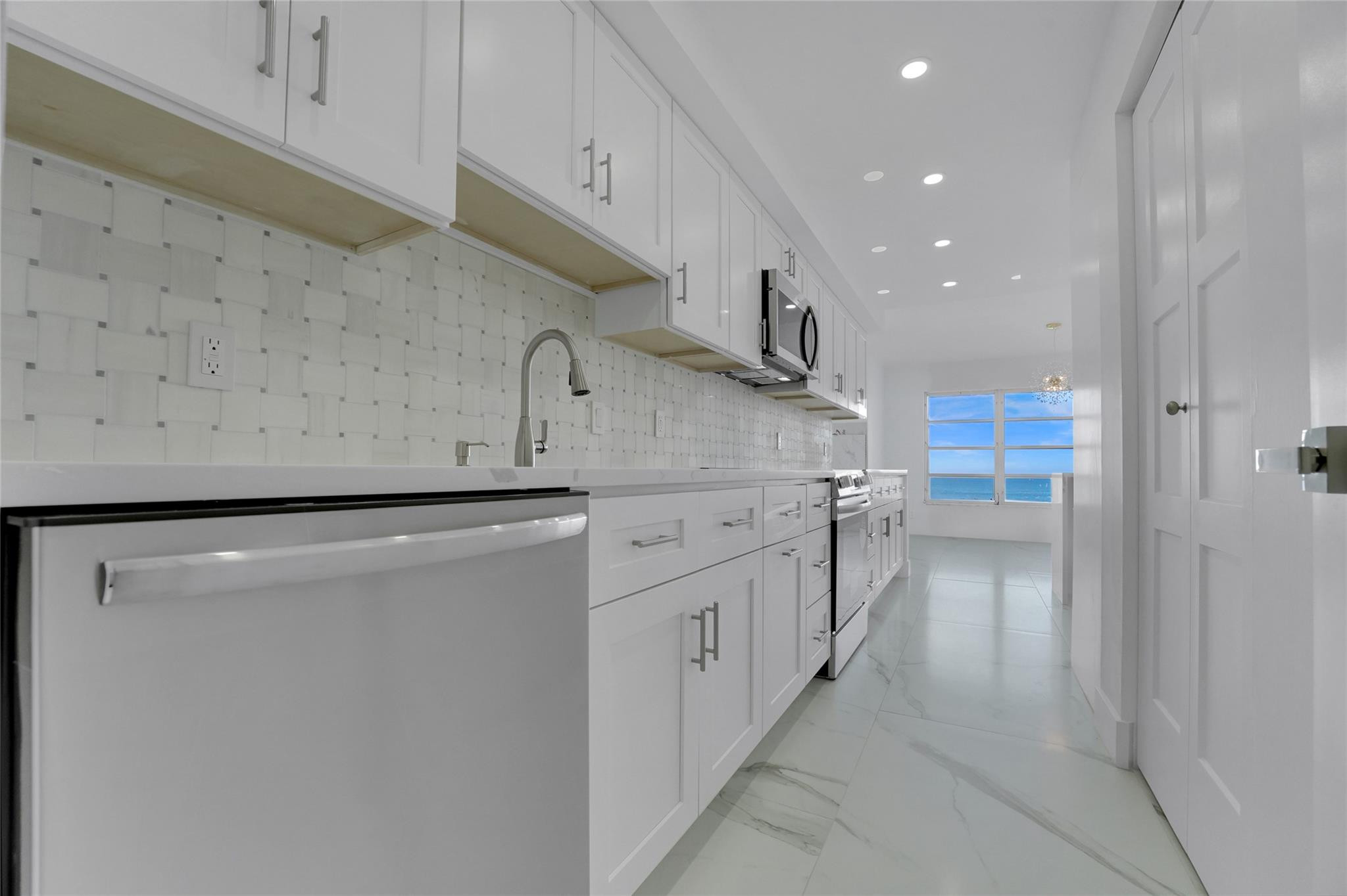 3900 Galt Ocean Drive 511 Property Photo 6