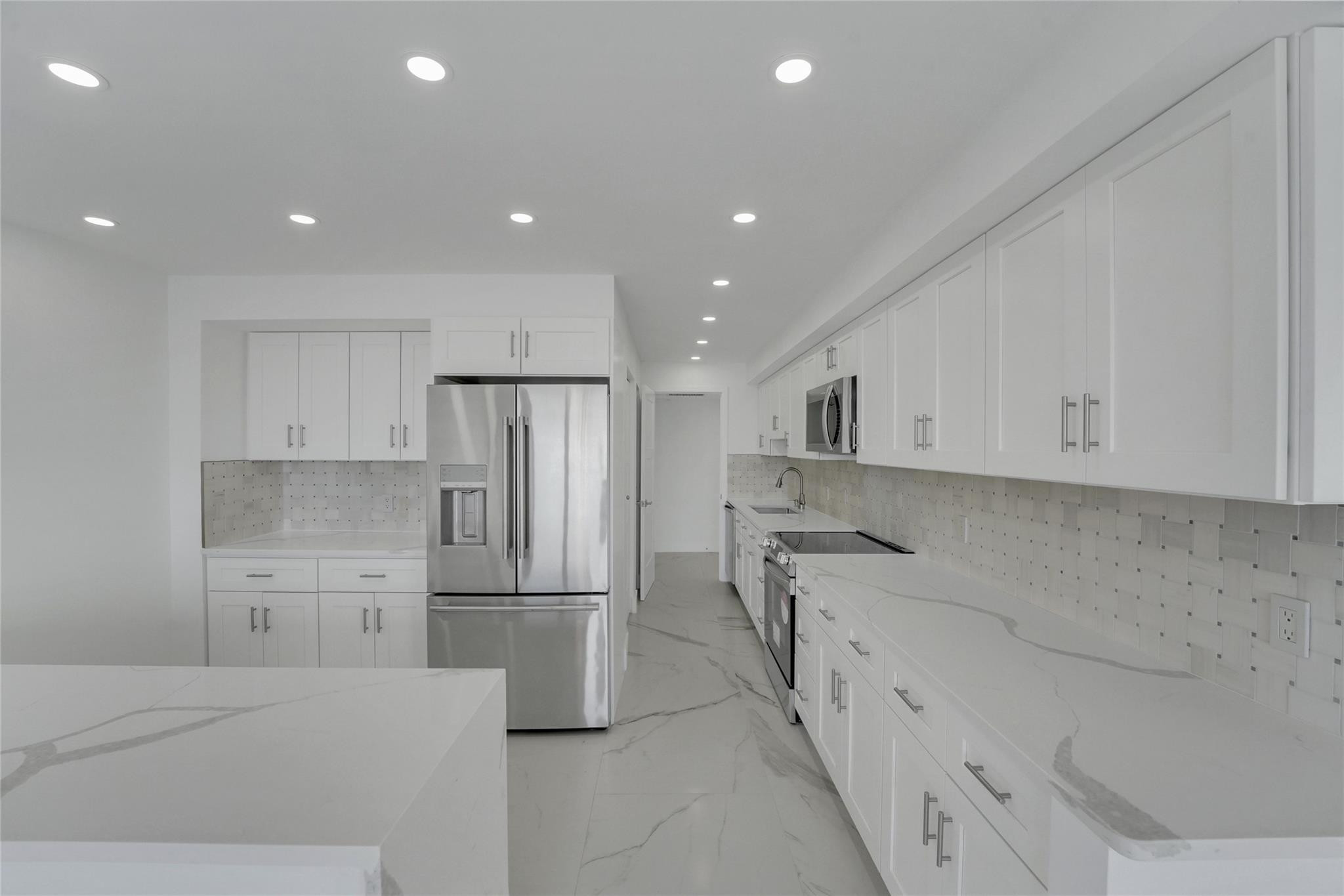 3900 Galt Ocean Drive 511 Property Photo 11
