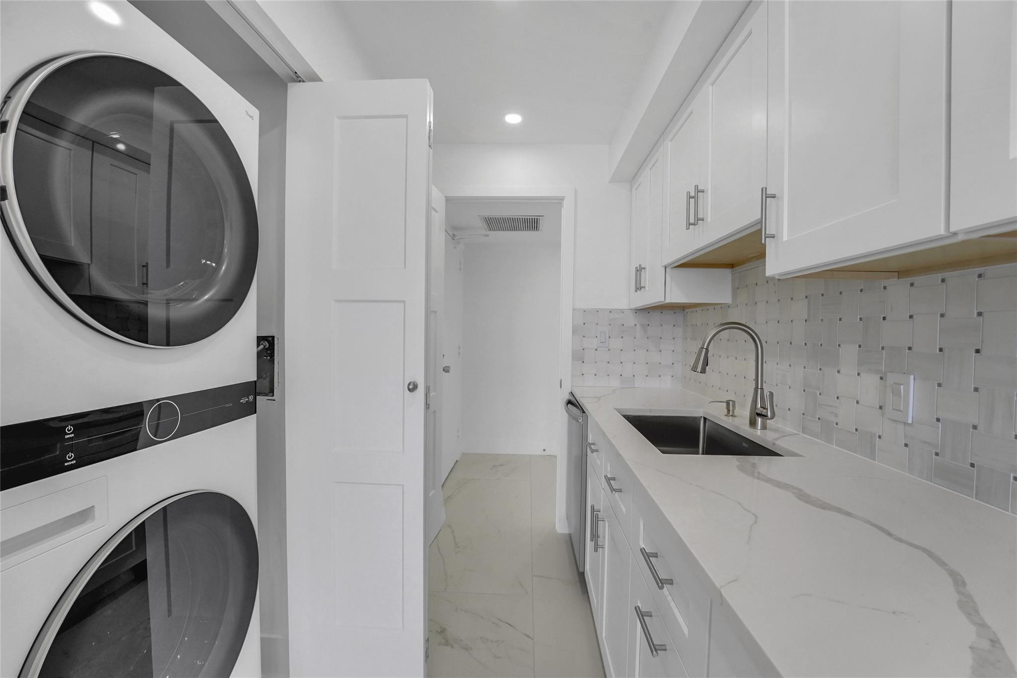 3900 Galt Ocean Drive 511 Property Photo 14