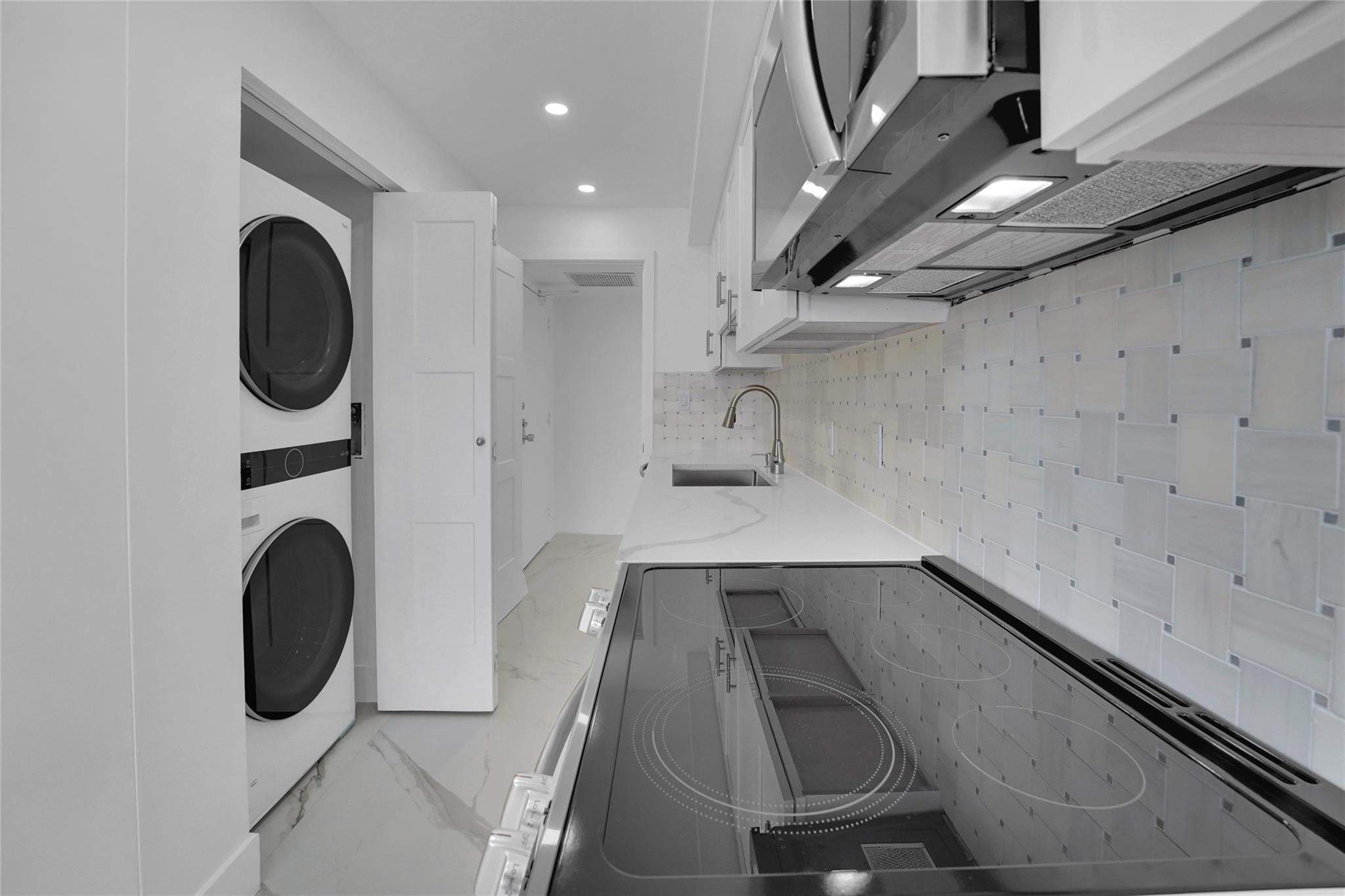 3900 Galt Ocean Drive 511 Property Photo 15