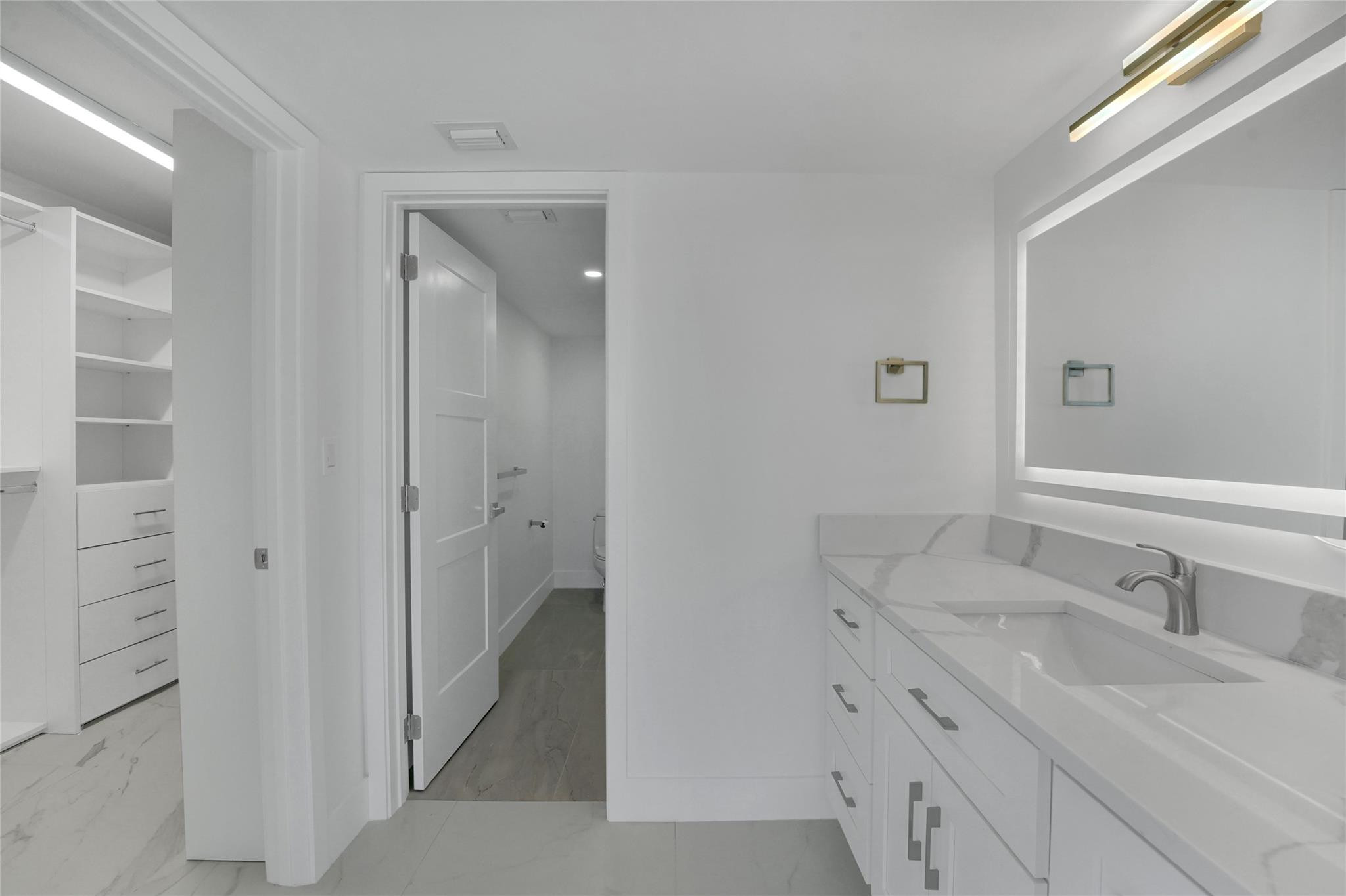 3900 Galt Ocean Drive 511 Property Photo 39