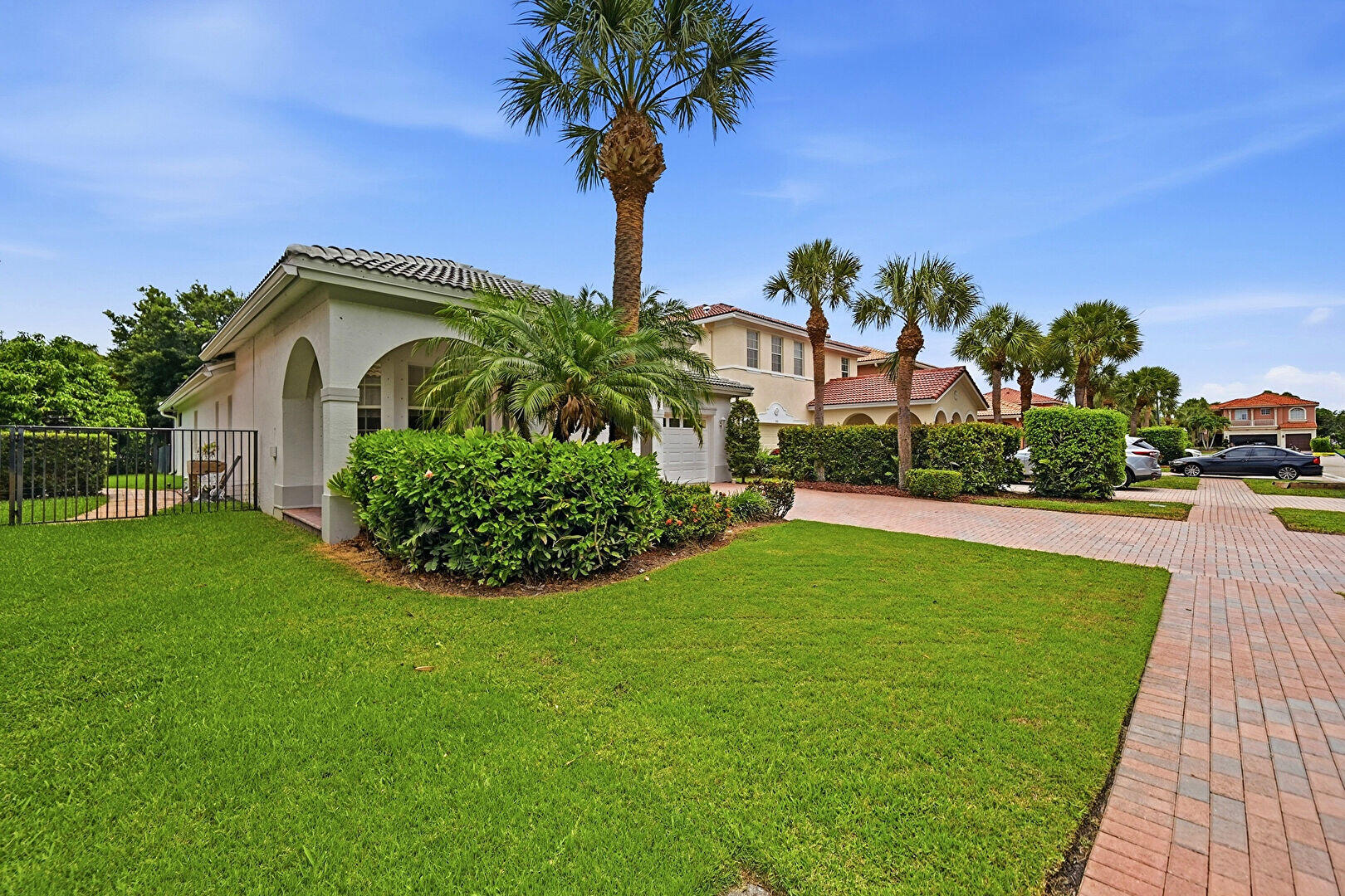 310 Venice Boulevard Property Photo 3