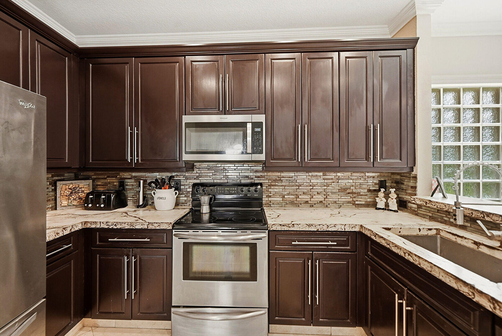 310 Venice Boulevard Property Photo 11