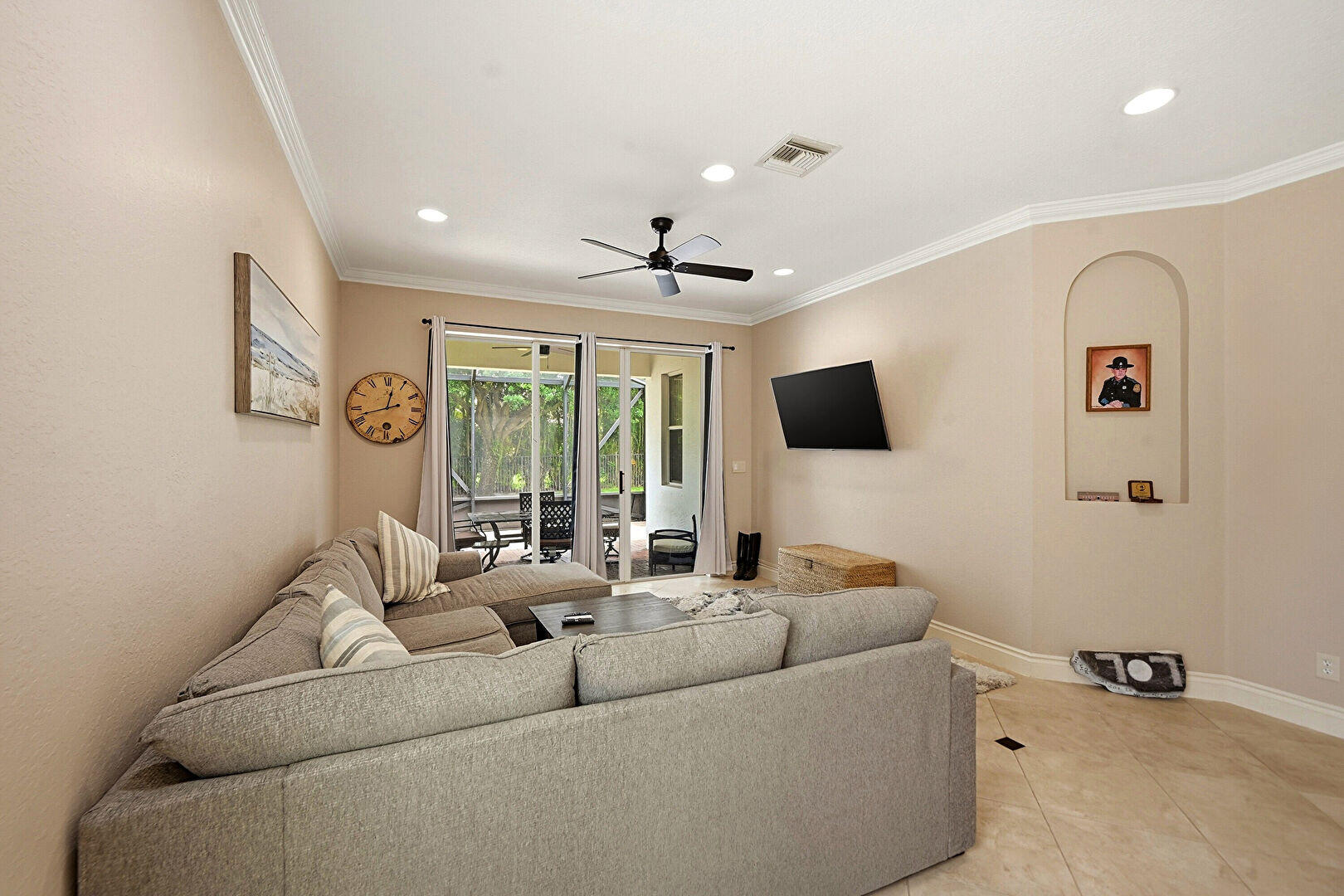 310 Venice Boulevard Property Photo 12