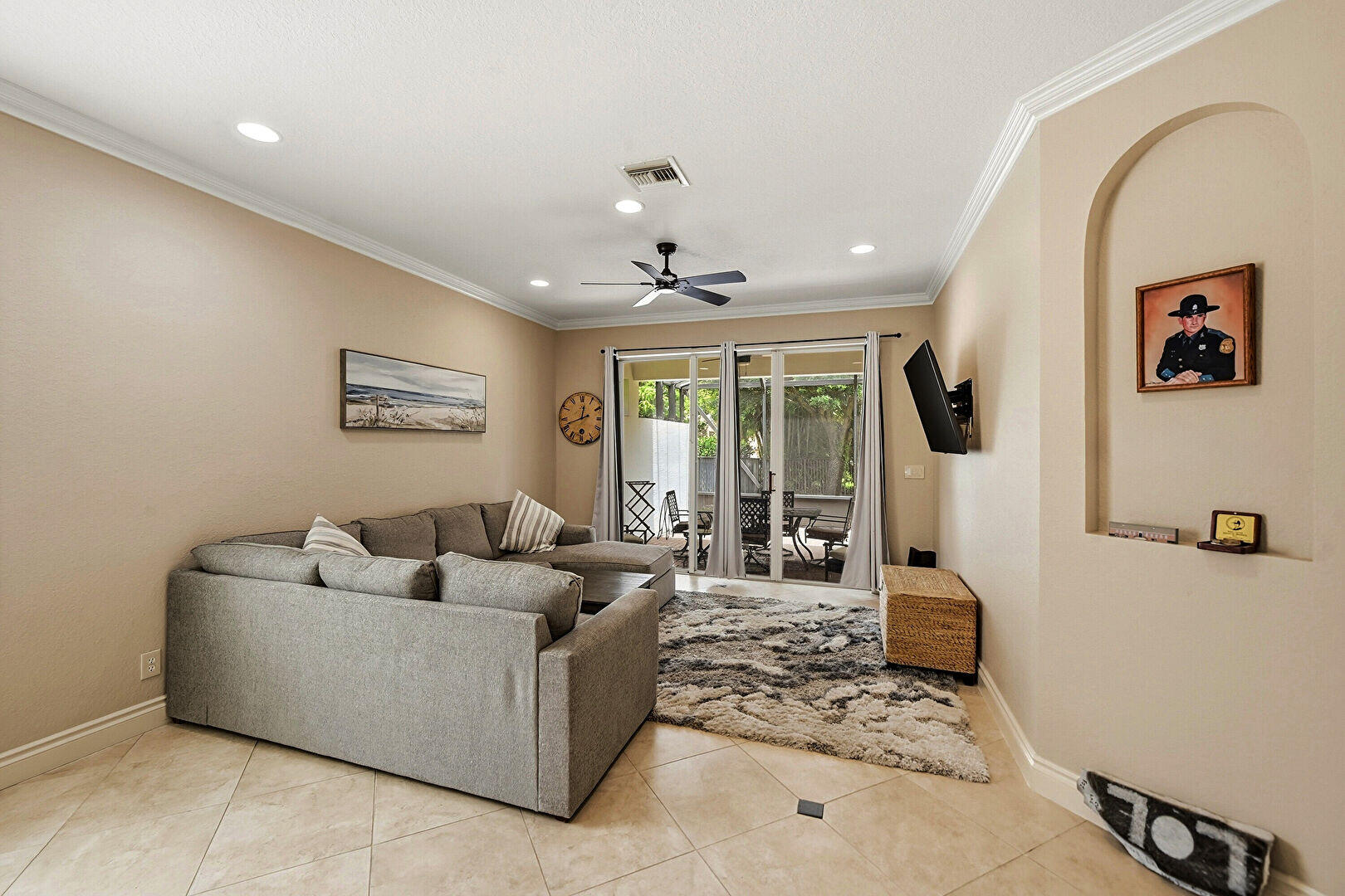 310 Venice Boulevard Property Photo 16
