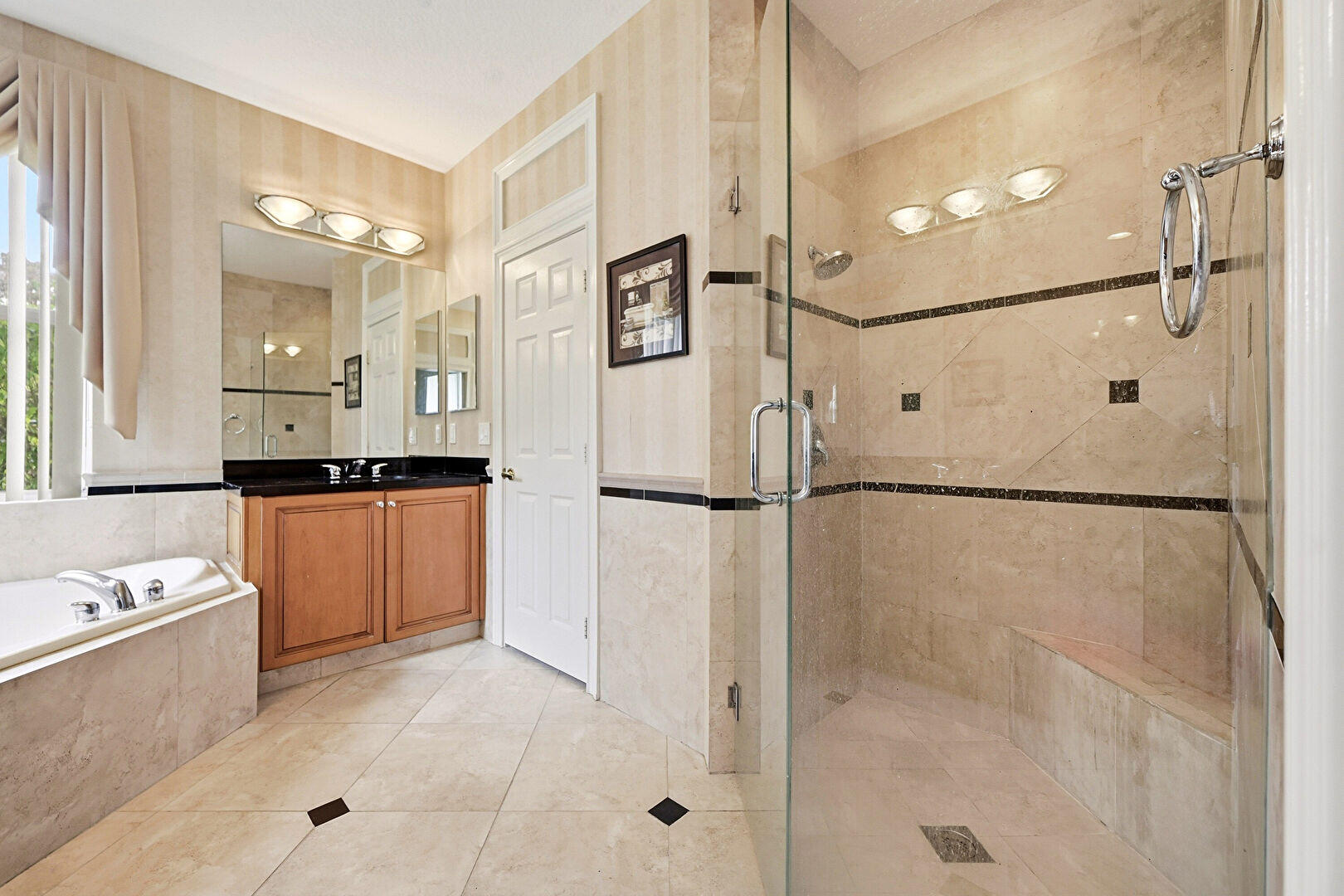 310 Venice Boulevard Property Photo 25
