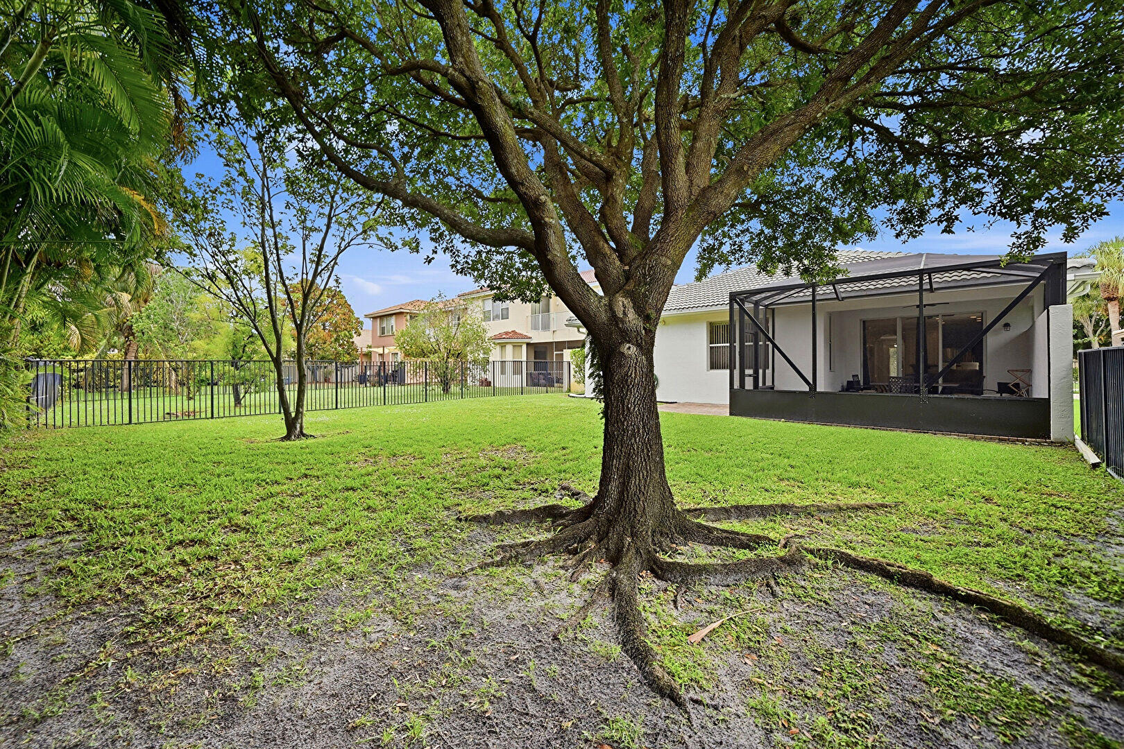 310 Venice Boulevard Property Photo 37