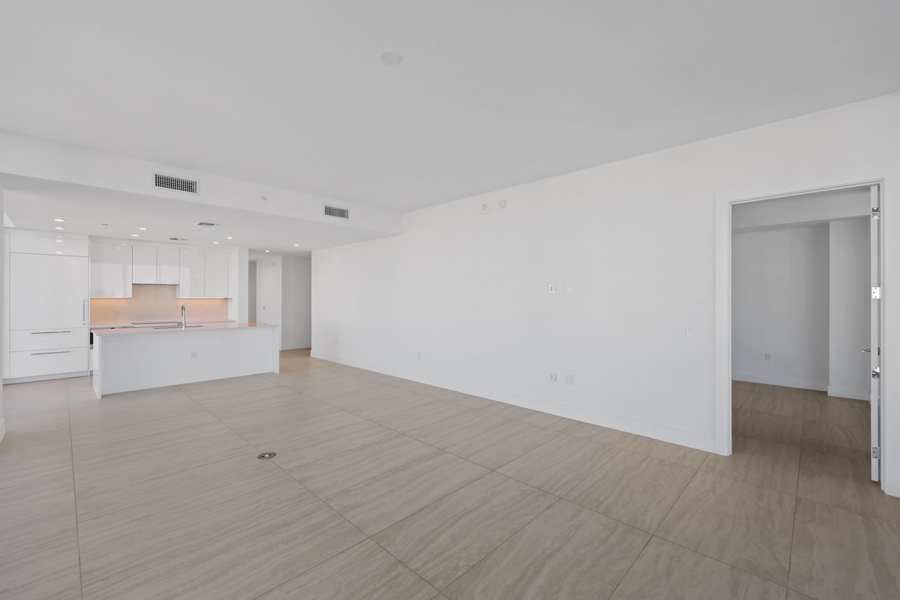 151 N Seabreeze Boulevard 903 Property Photo 11