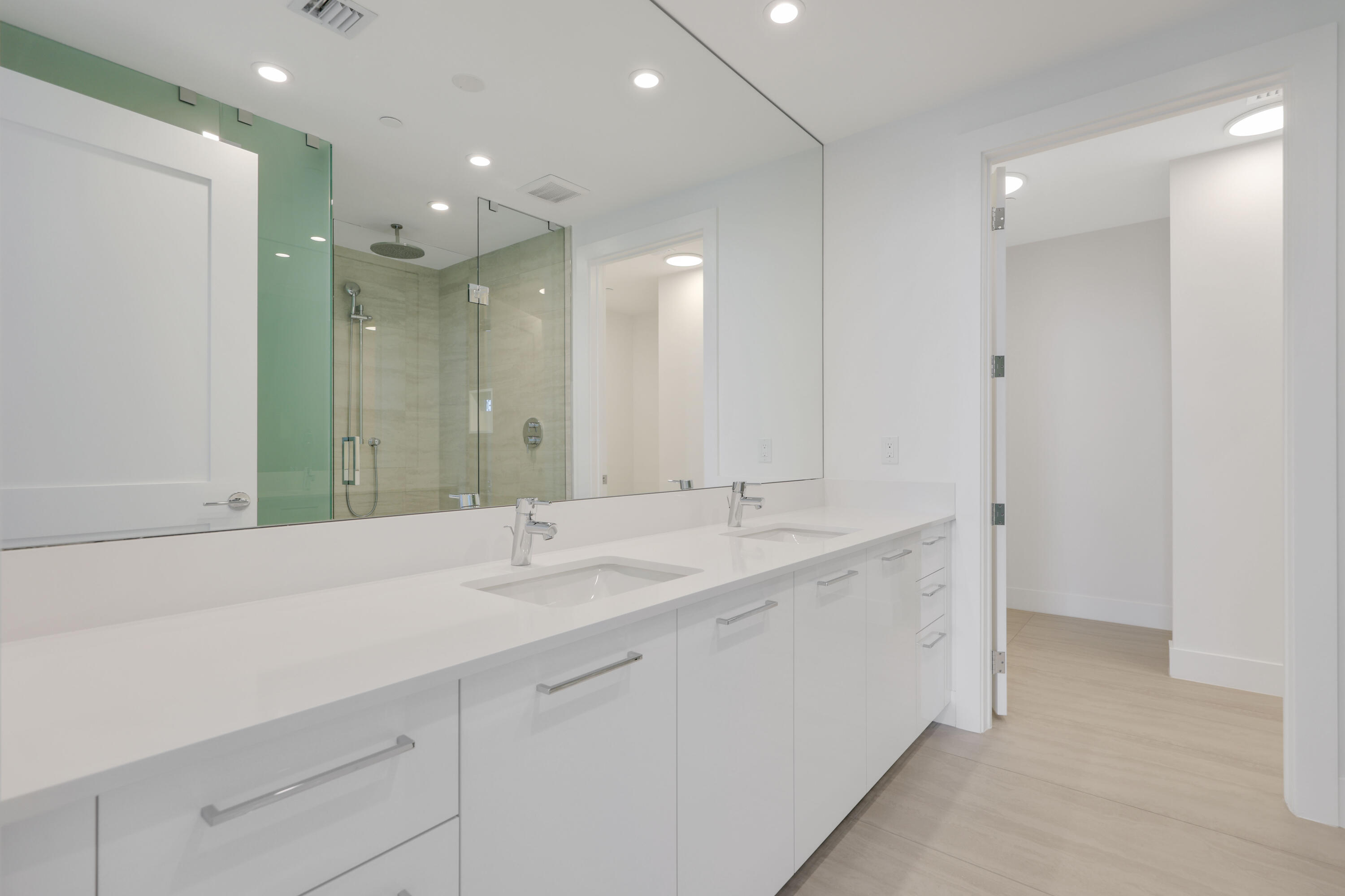 151 N Seabreeze Boulevard 903 Property Photo 16