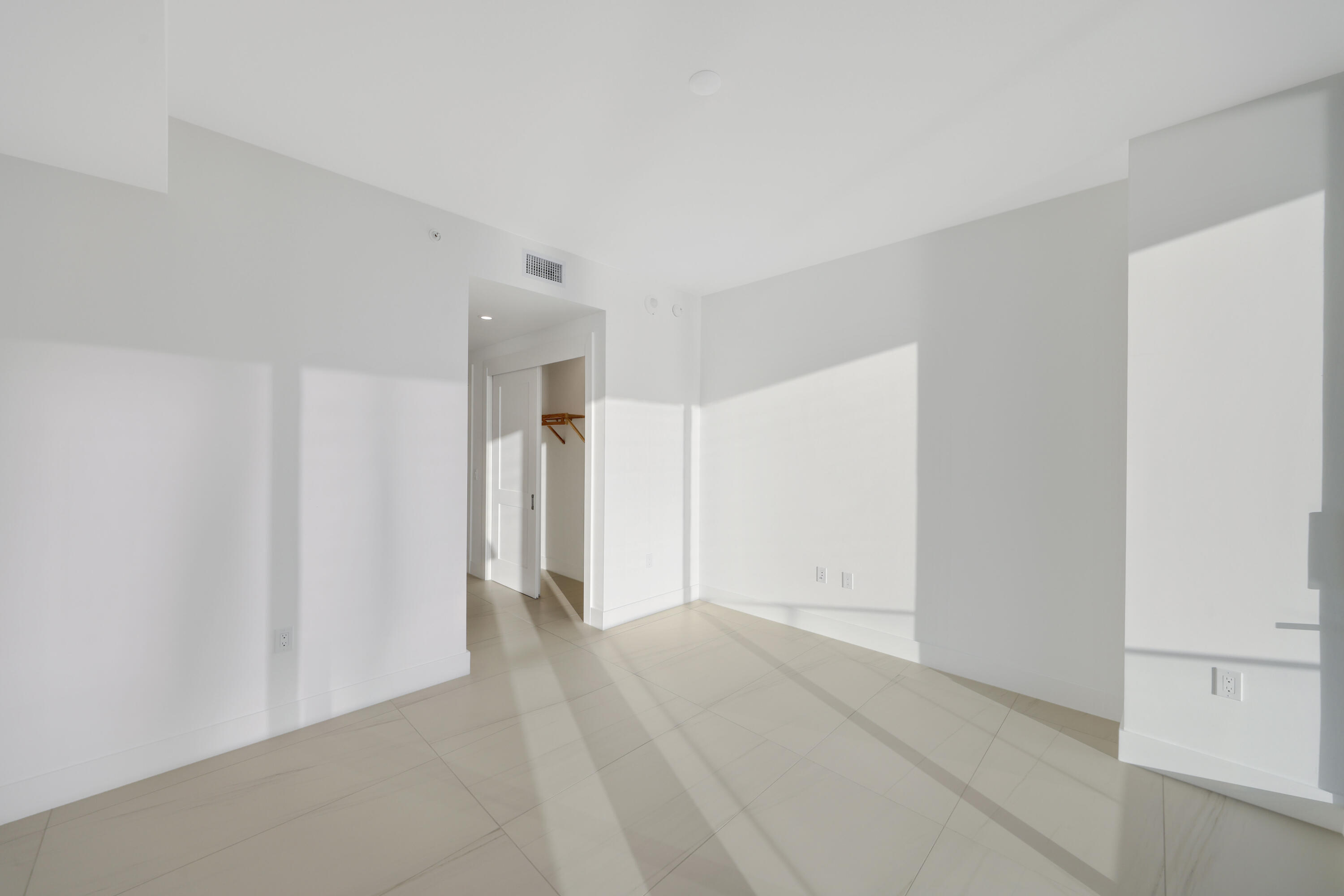 153 N Seabreeze Boulevard 1001 Property Photo 21