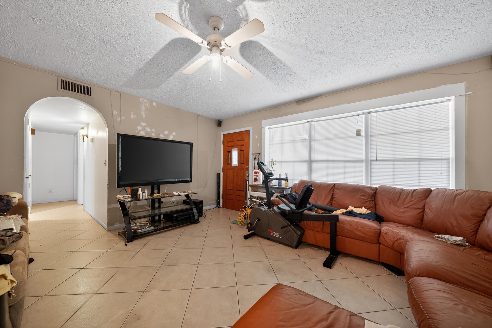 247 Airoso Boulevard Property Photo 9