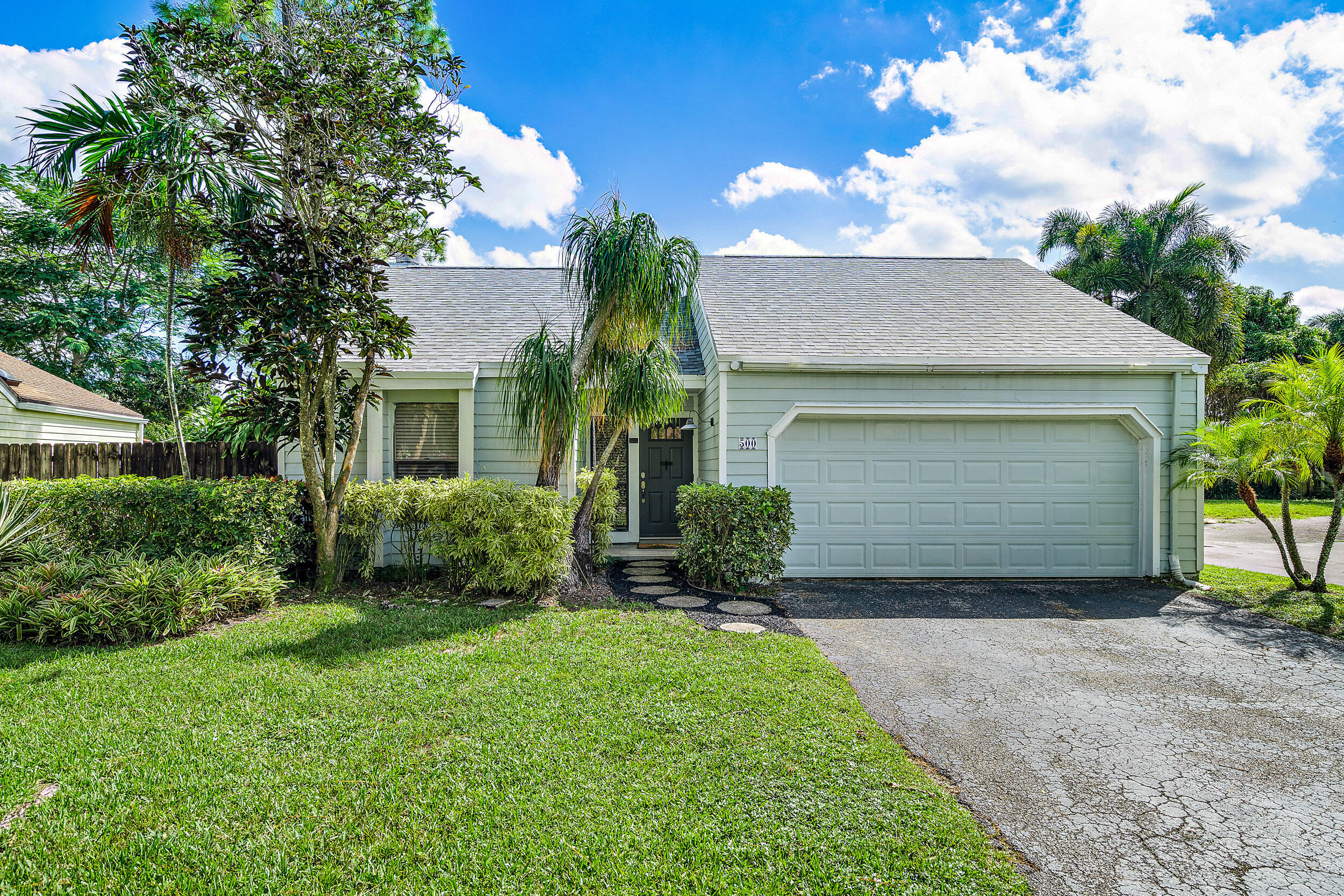 500 Oak Shadow Way Property Photo 1