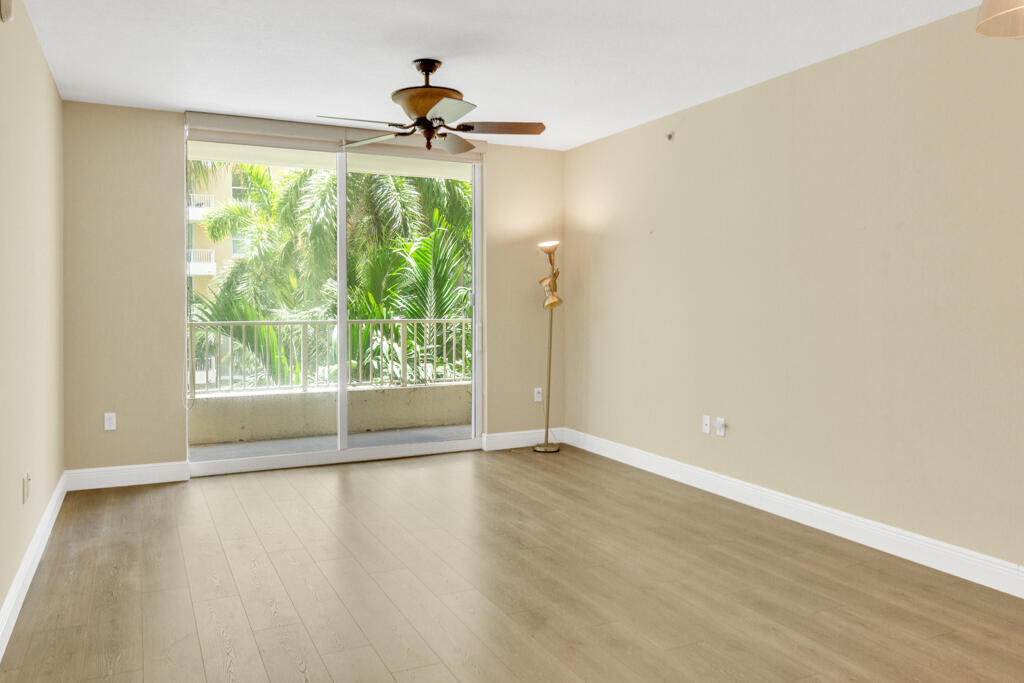 700 E Boynton Beach Boulevard 407 Property Photo 2