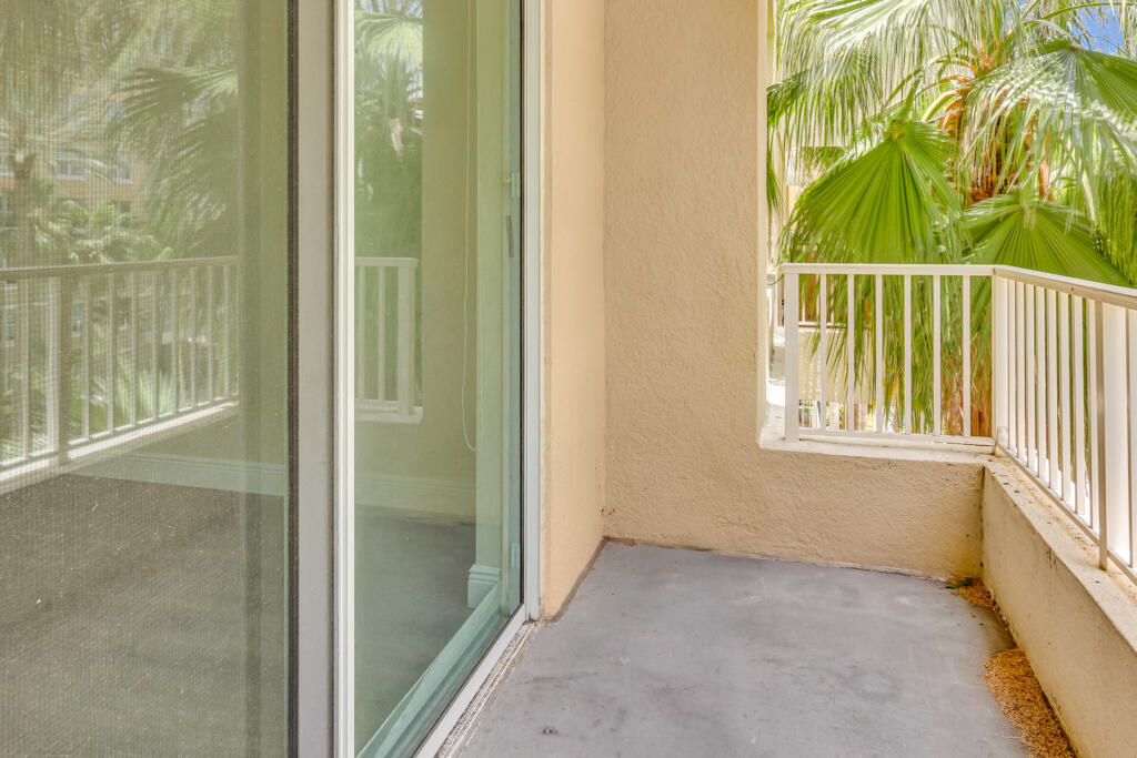 700 E Boynton Beach Boulevard 407 Property Photo 3