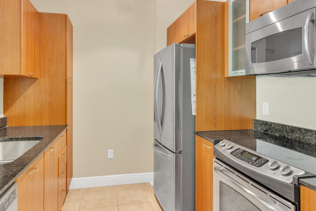 700 E Boynton Beach Boulevard 407 Property Photo 9