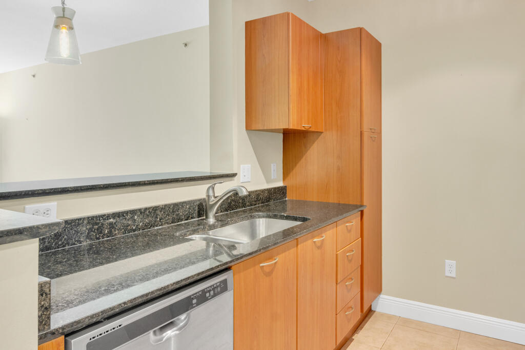 700 E Boynton Beach Boulevard 407 Property Photo 10