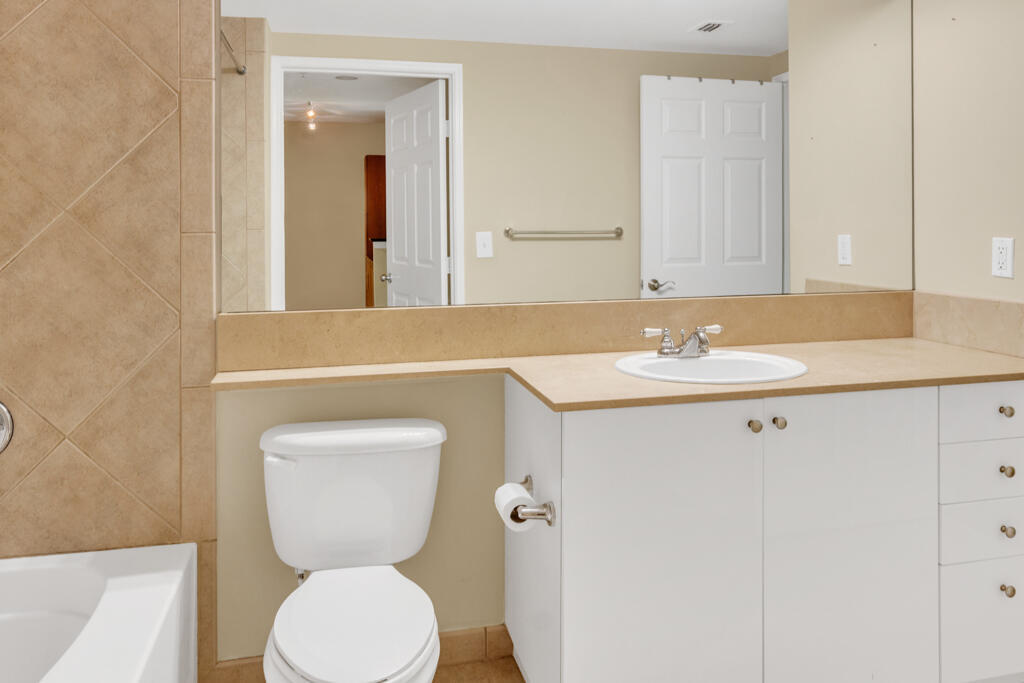 700 E Boynton Beach Boulevard 407 Property Photo 14