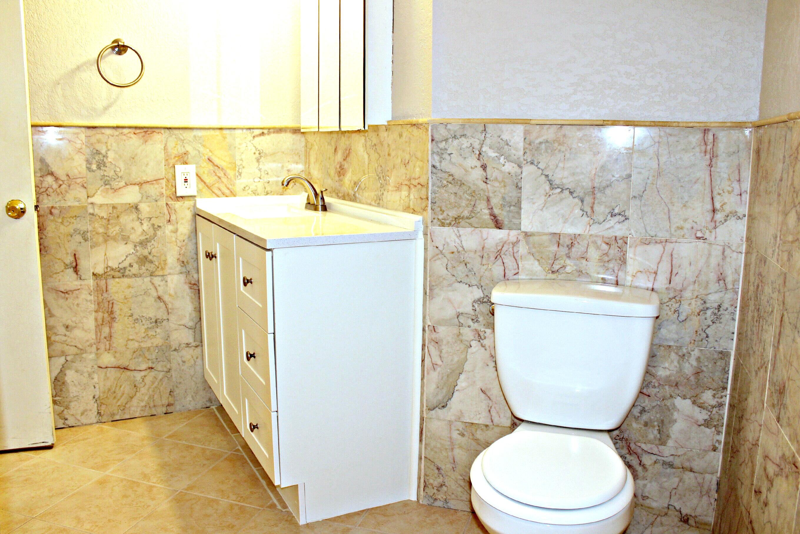 1500 Se Royal Green Circle 102 Property Photo 11