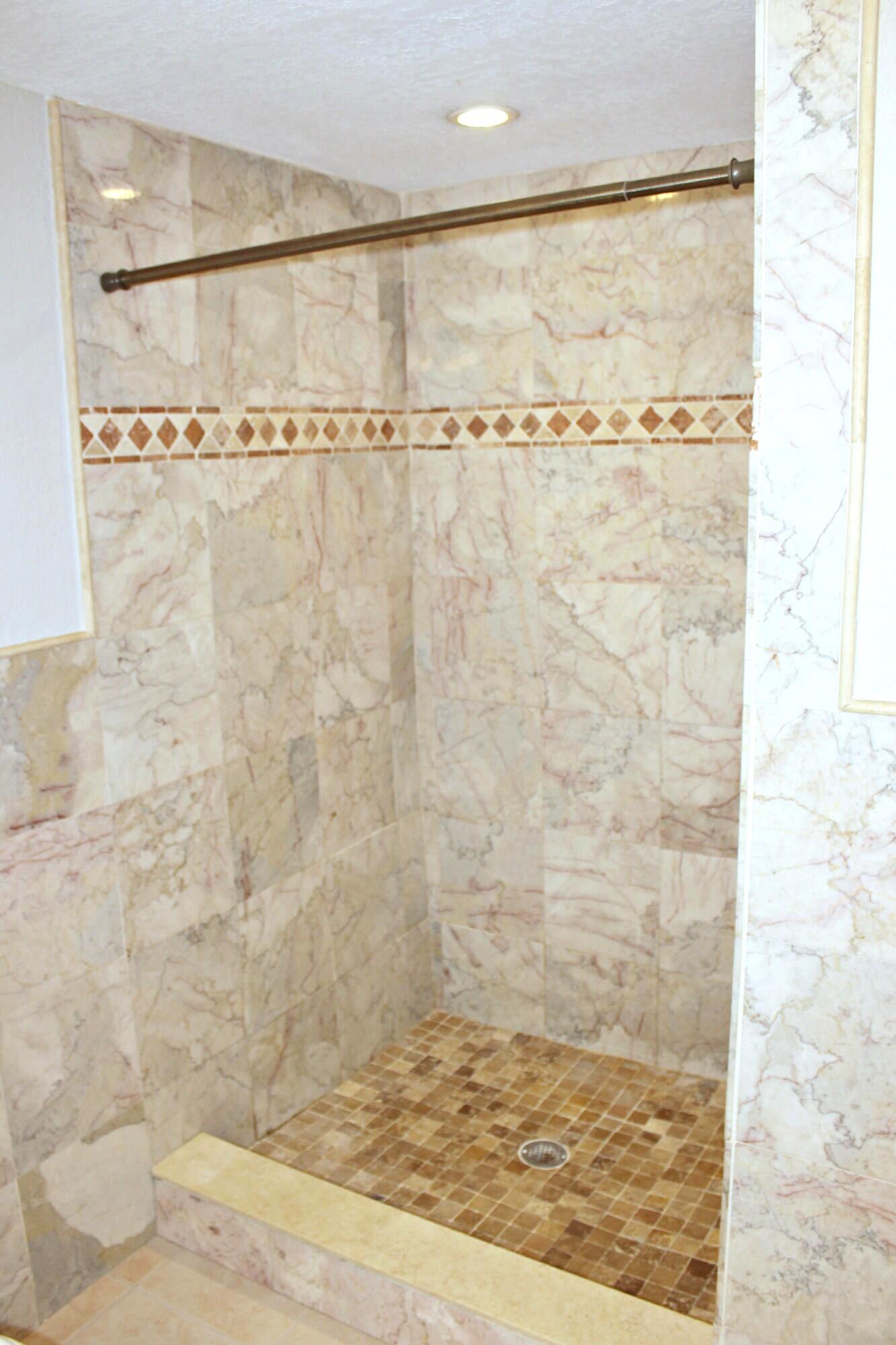 1500 Se Royal Green Circle 102 Property Photo 13