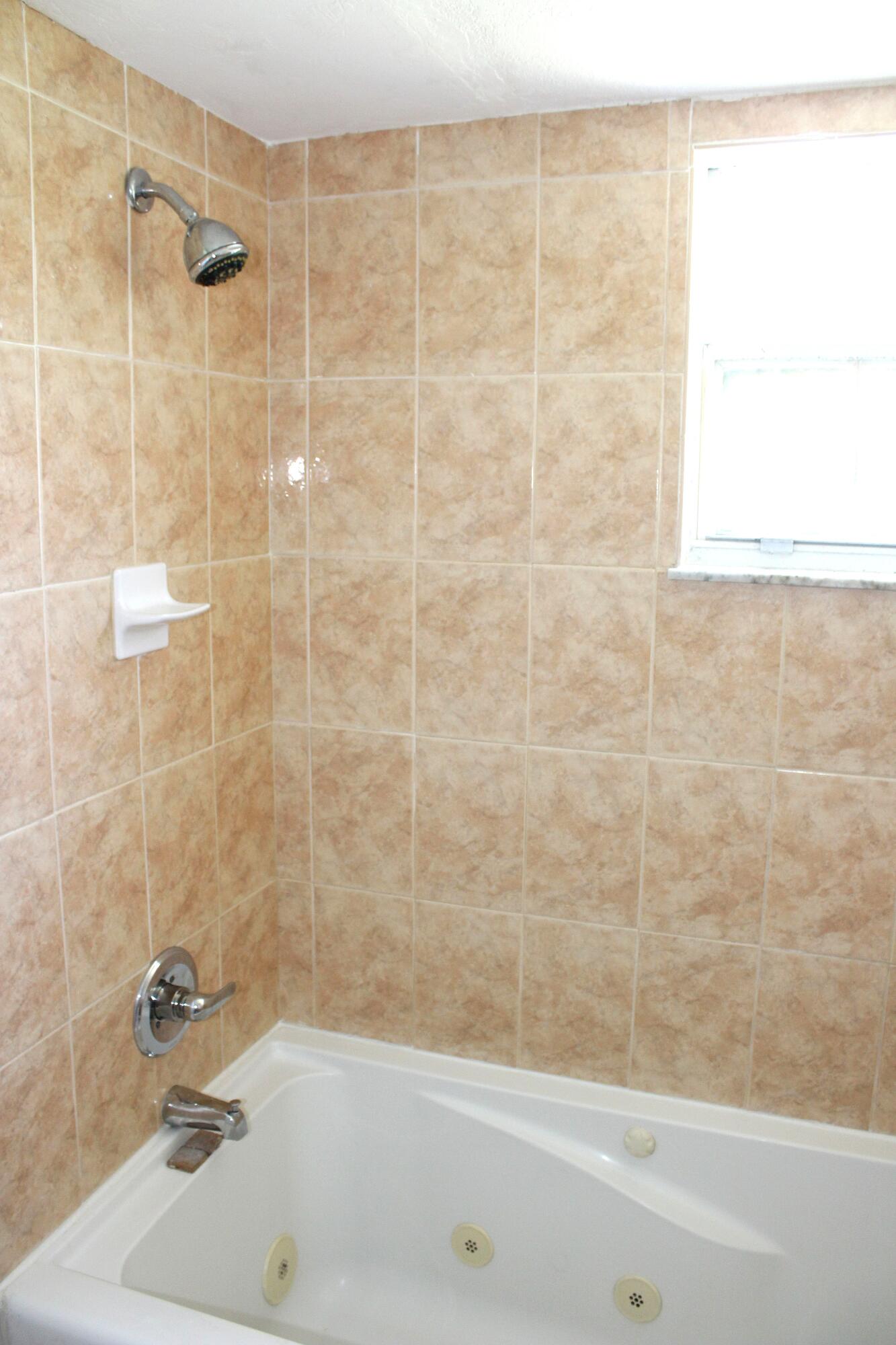1500 Se Royal Green Circle 102 Property Photo 16