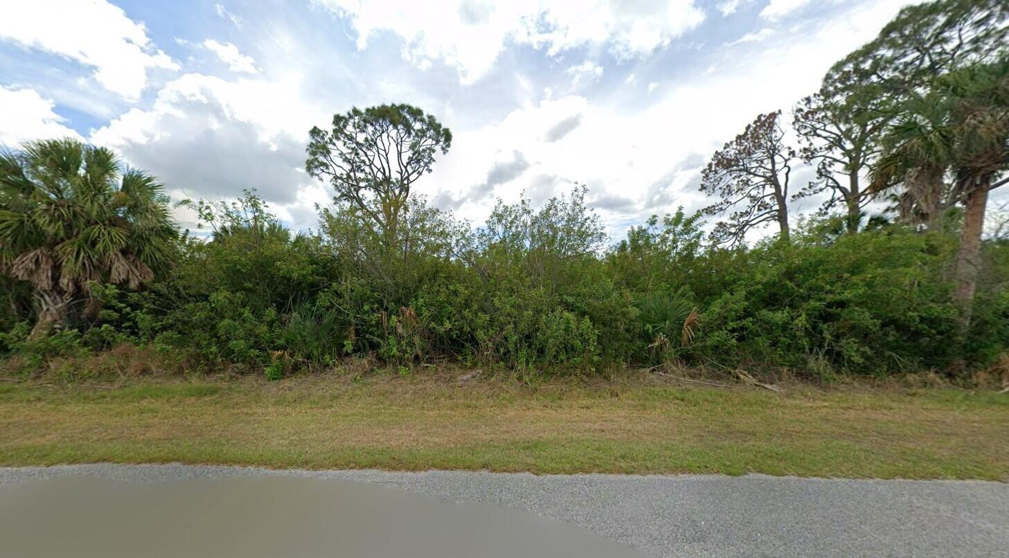 13177 Windcrest Drive Property Photo 3