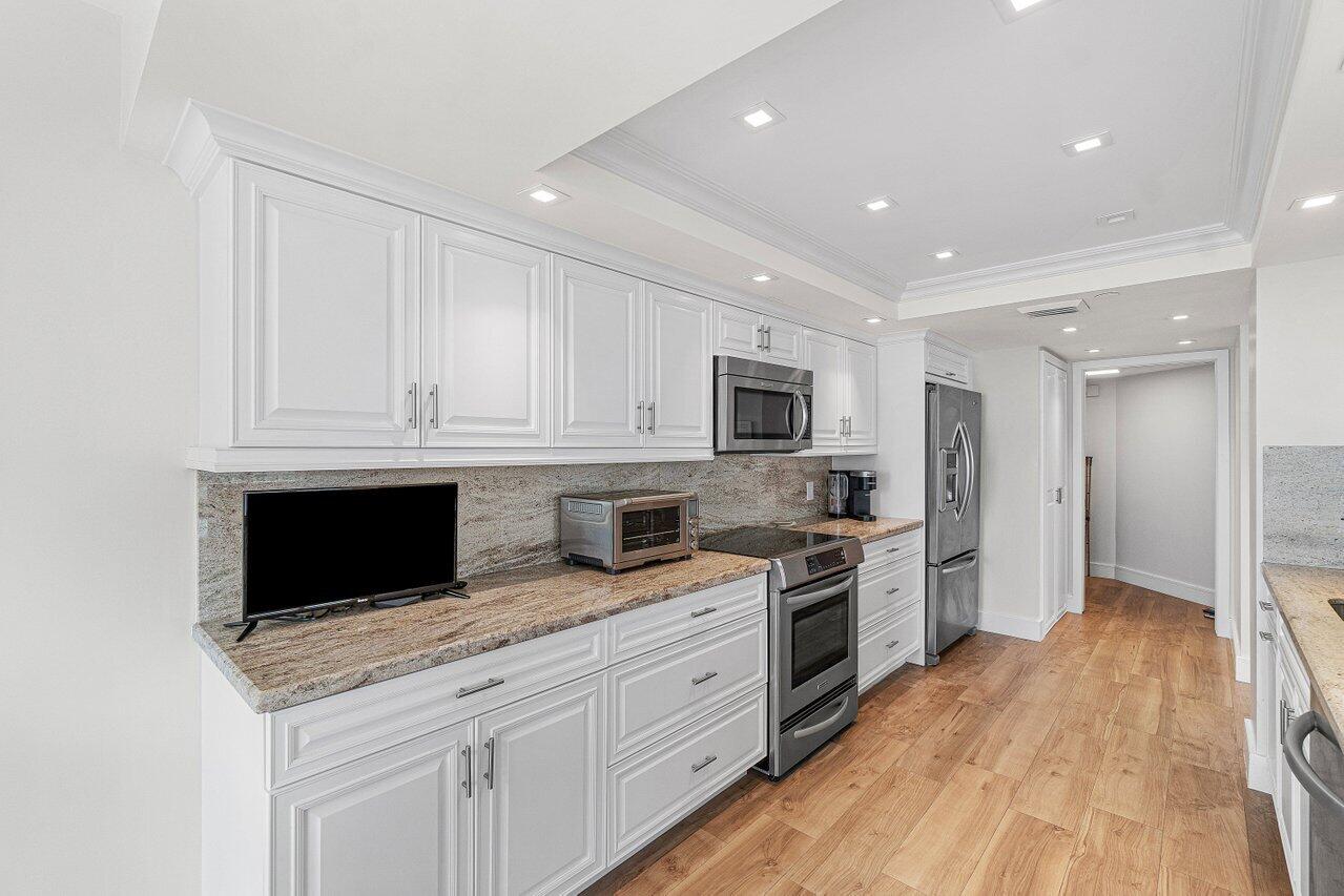 4201 N Ocean Boulevard 601 Property Photo 16