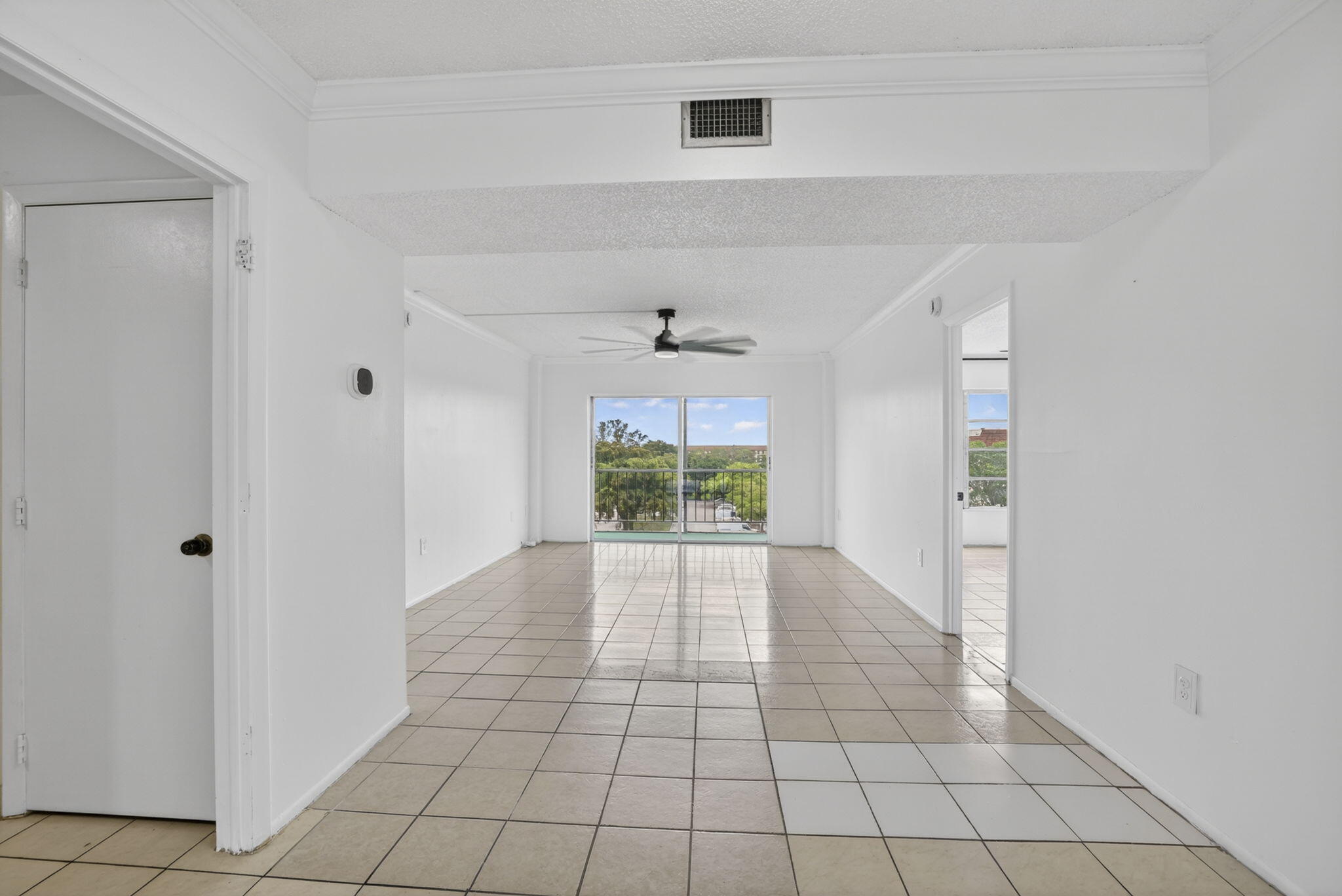 4174 Inverrary Drive 513 Property Photo 2