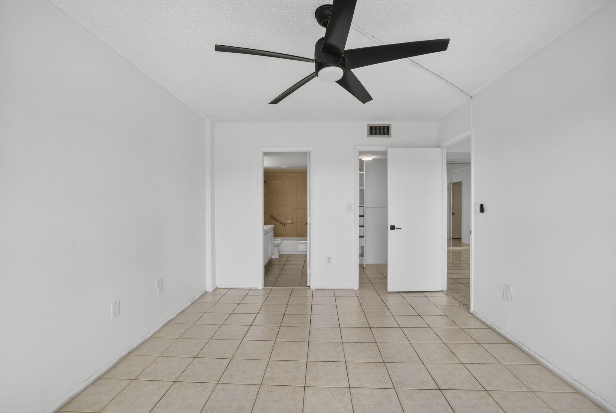 4174 Inverrary Drive 513 Property Photo 14