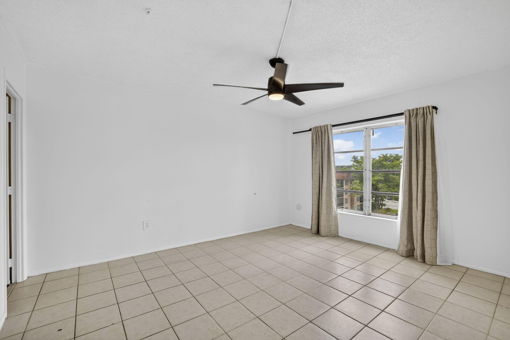 4174 Inverrary Drive 513 Property Photo 15