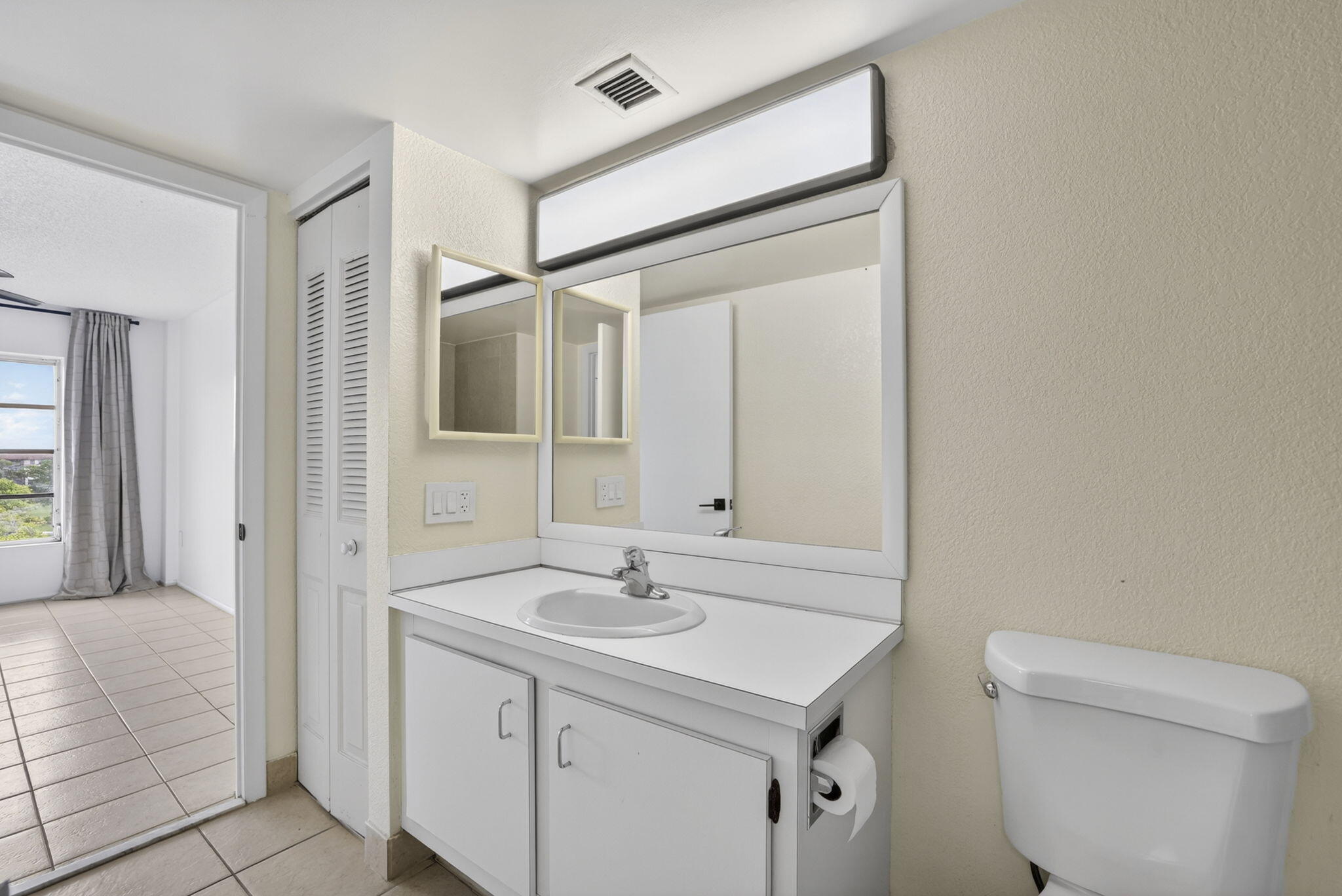 4174 Inverrary Drive 513 Property Photo 28