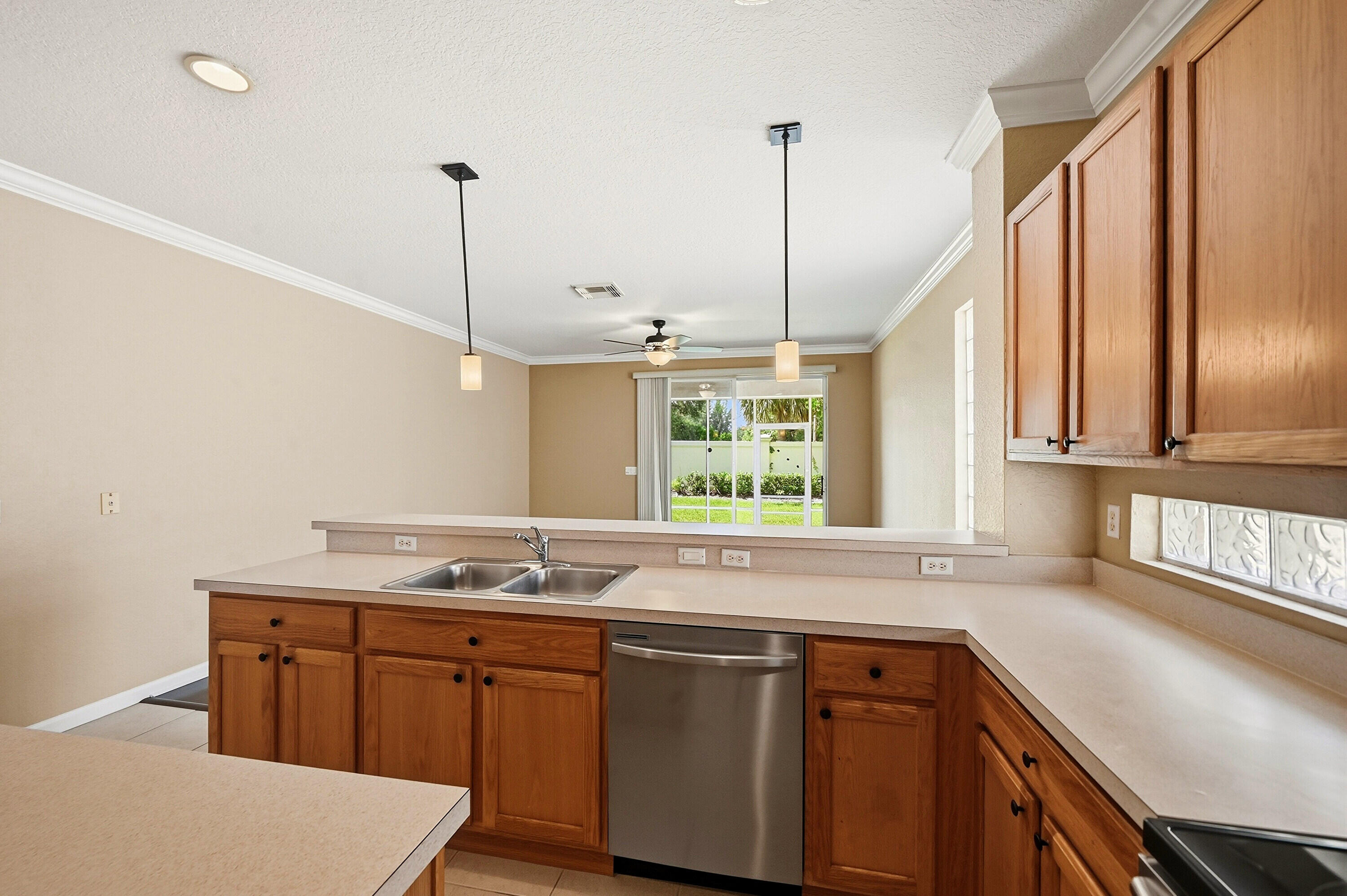 421 Gazetta Way Property Photo 33