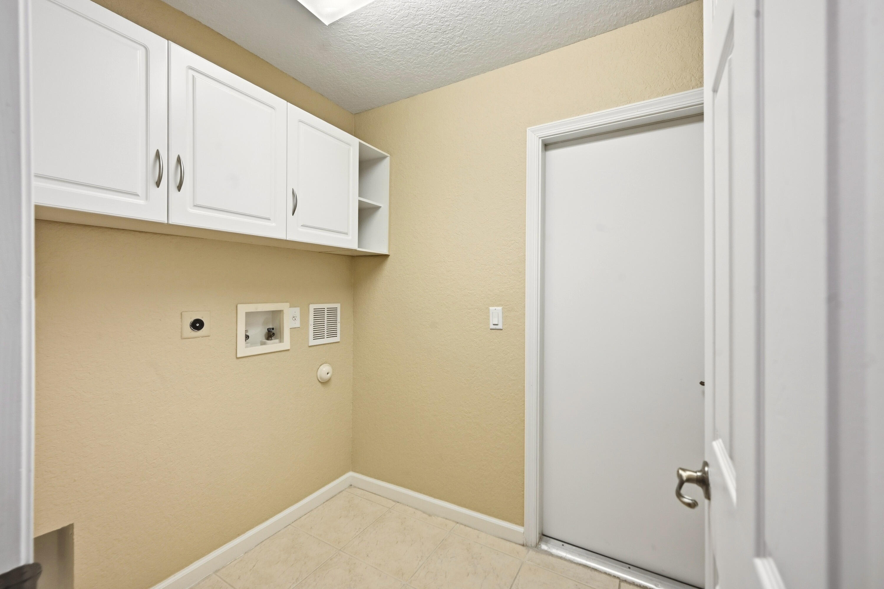 421 Gazetta Way Property Photo 35