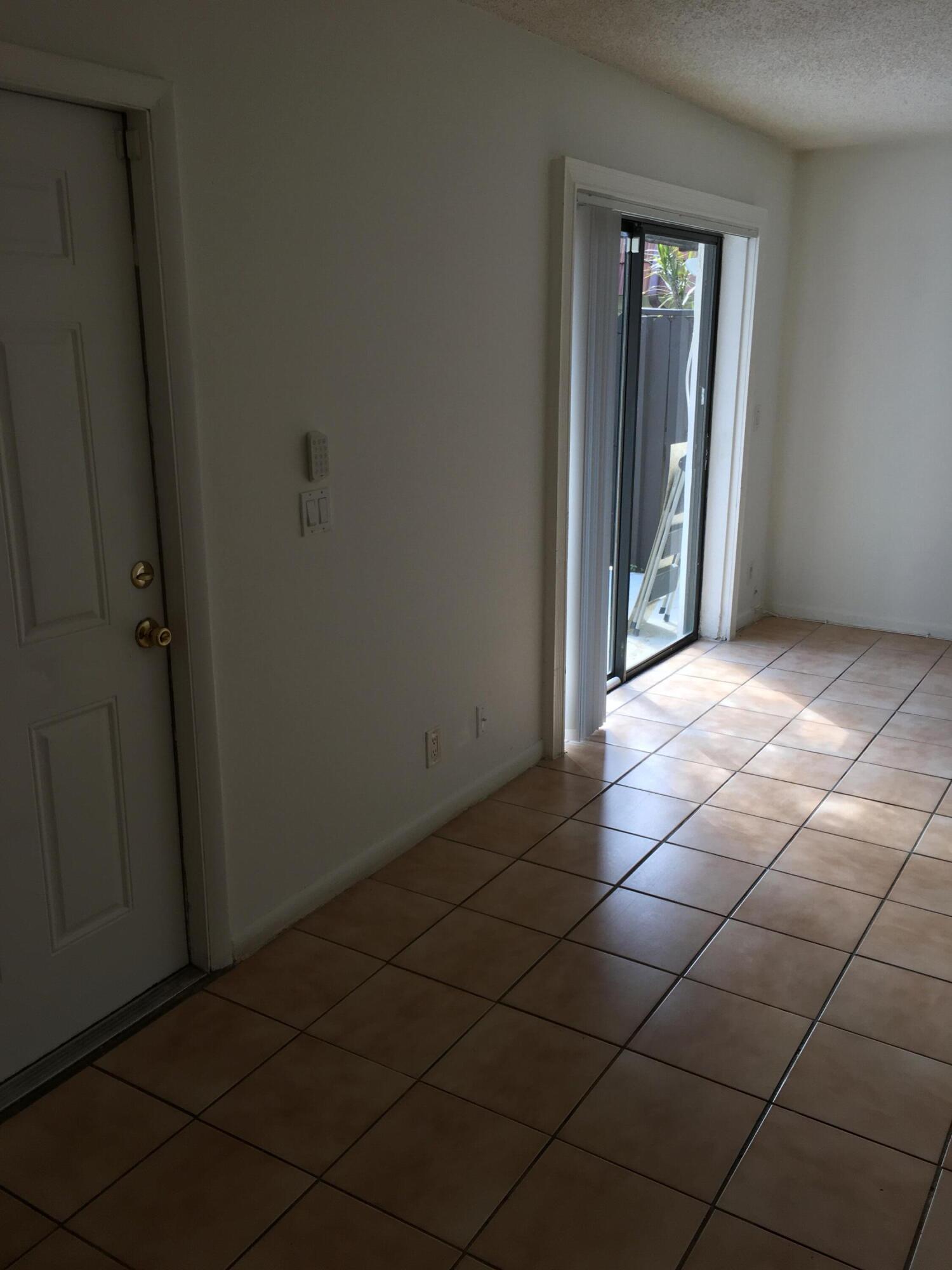 2233 White Pine Circle D Property Photo 4