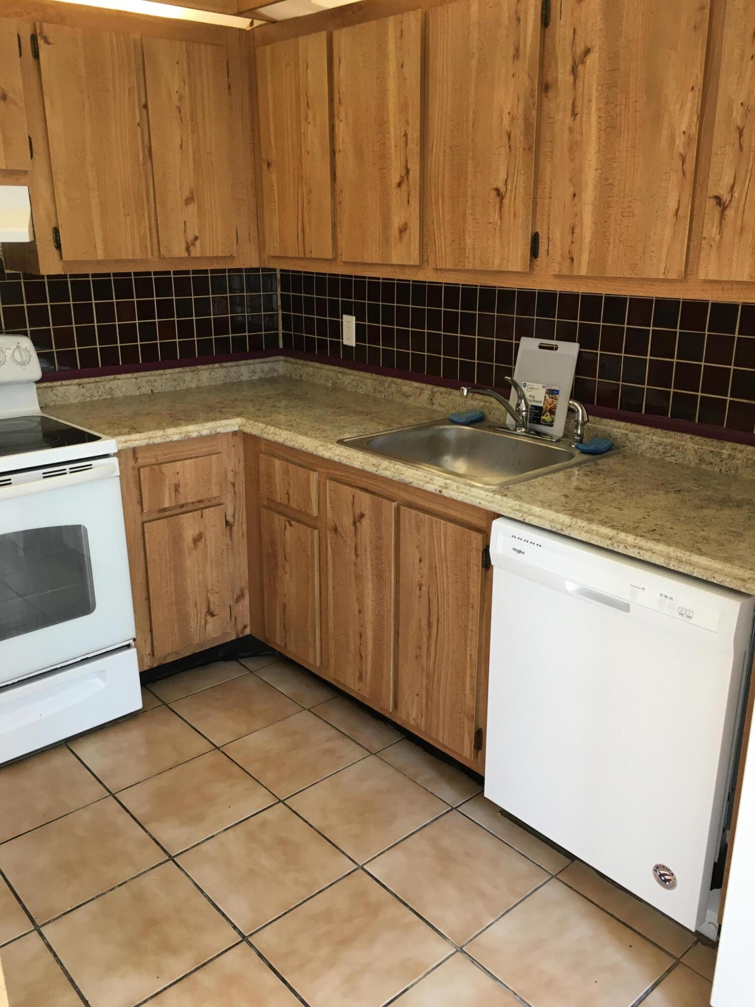 2233 White Pine Circle D Property Photo 6
