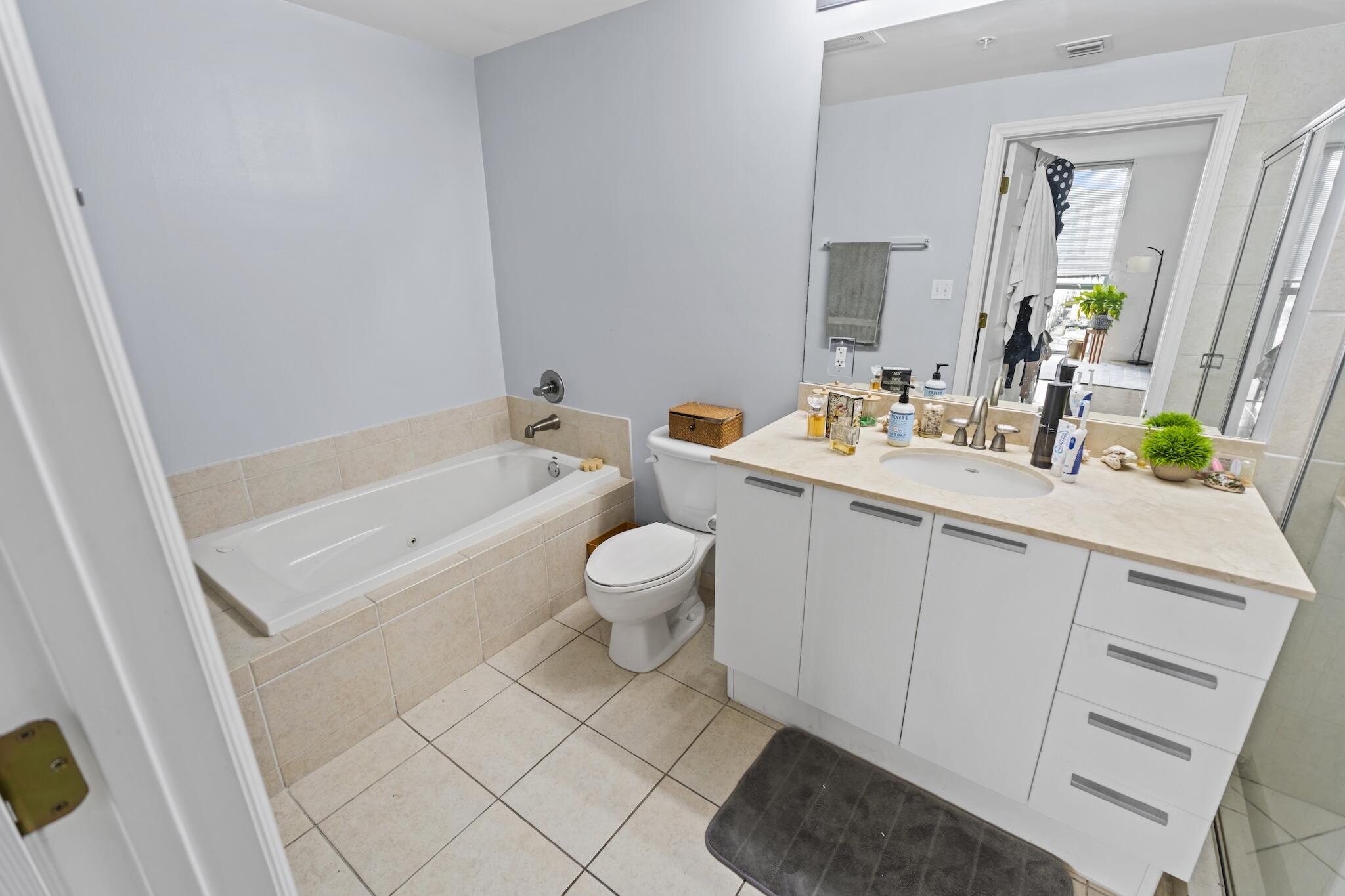 140 S Dixie Highway 813 Property Photo 6