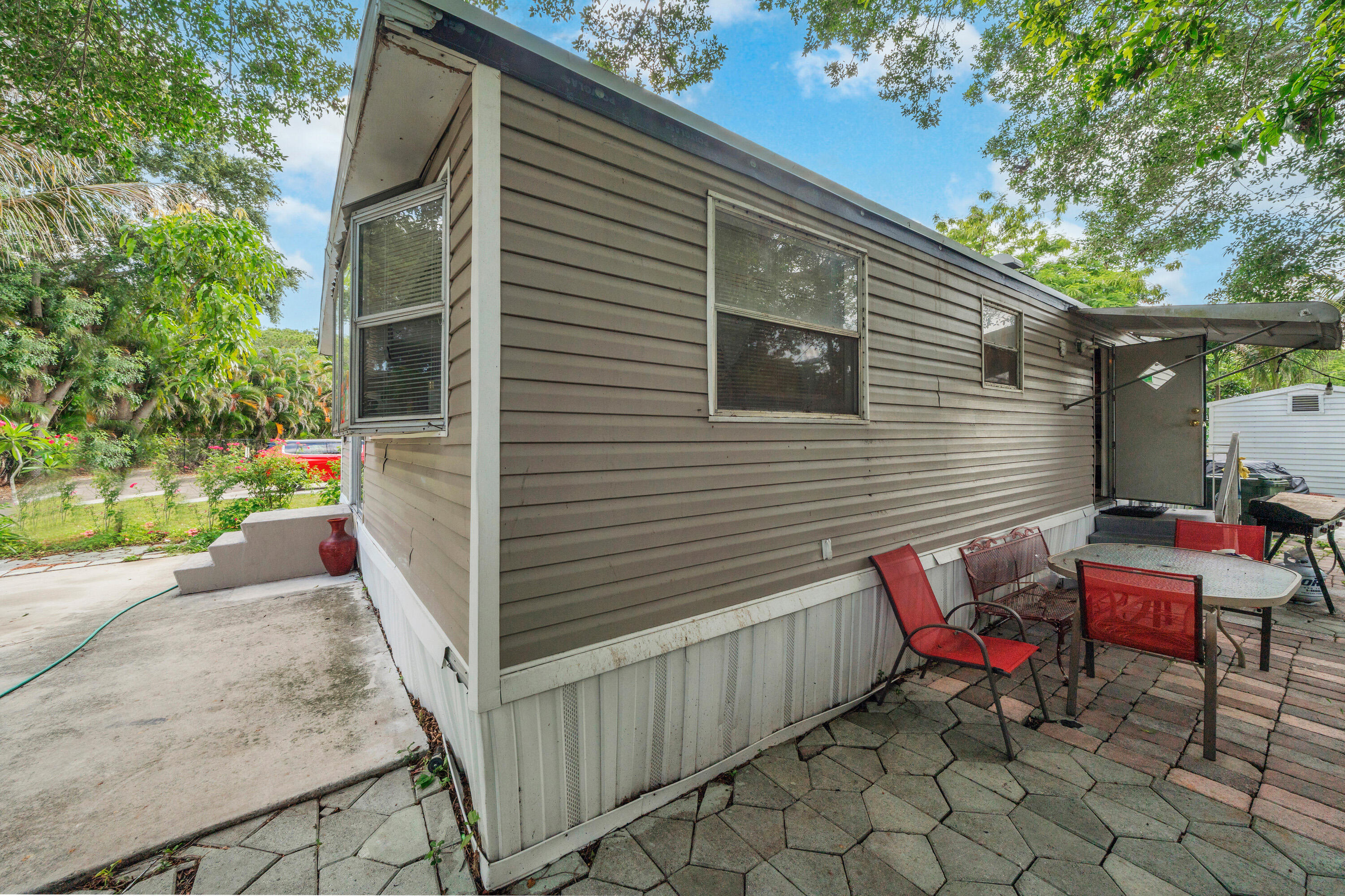 32 Lisa Lane Property Photo 7