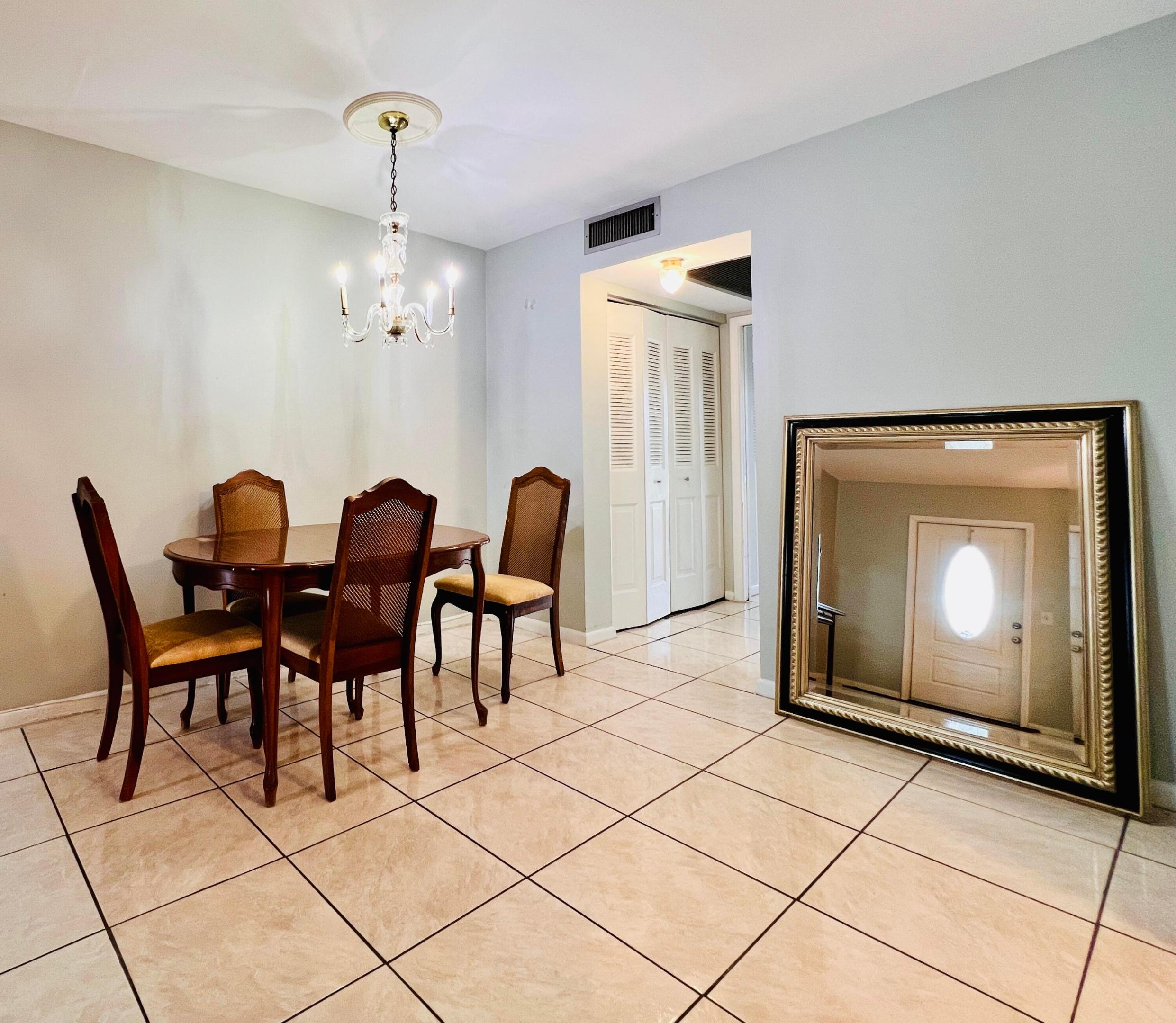 330 Southampton B Property Photo 5