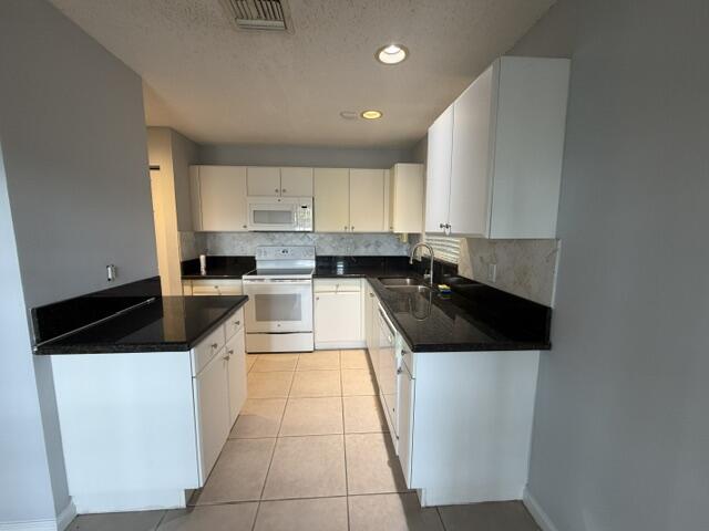 2440 Nw 99th Way Property Photo 8