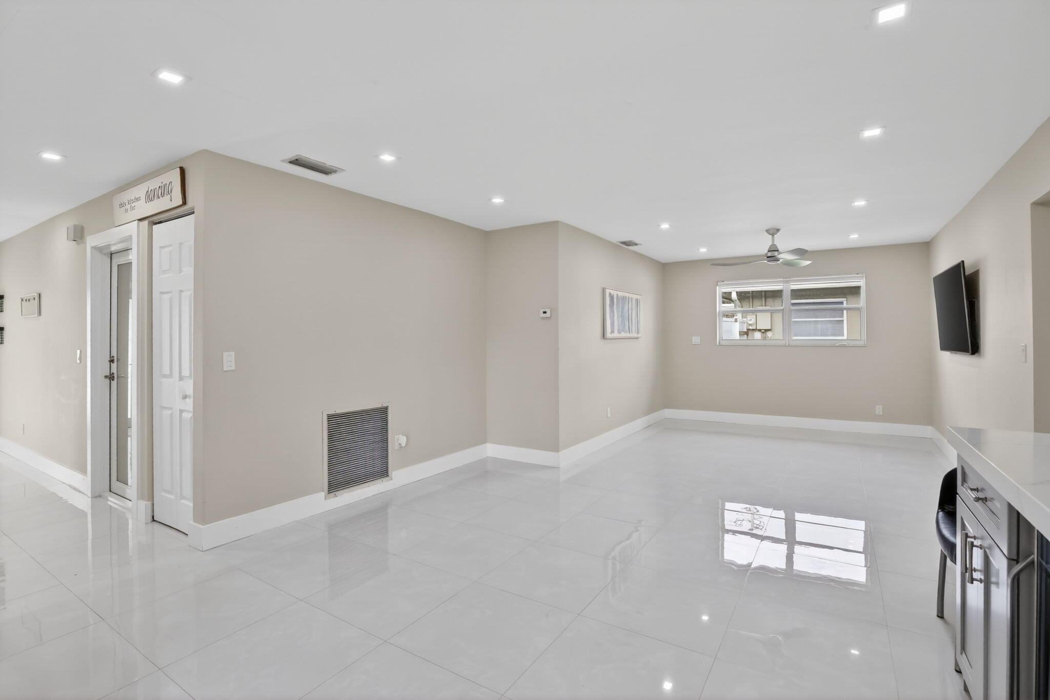 12411 Sw 2nd Street Property Photo 25